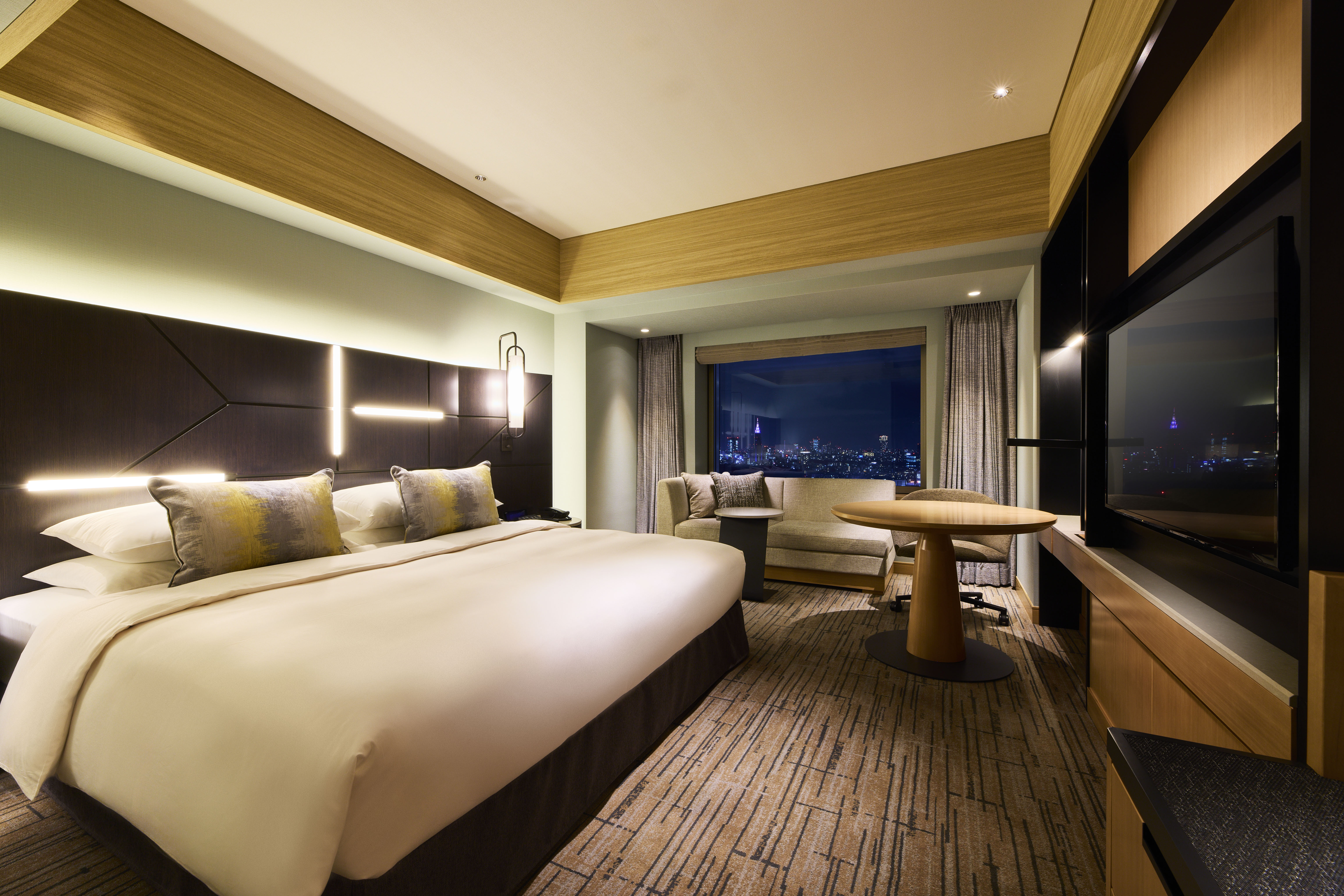 Double Queen Size Bed