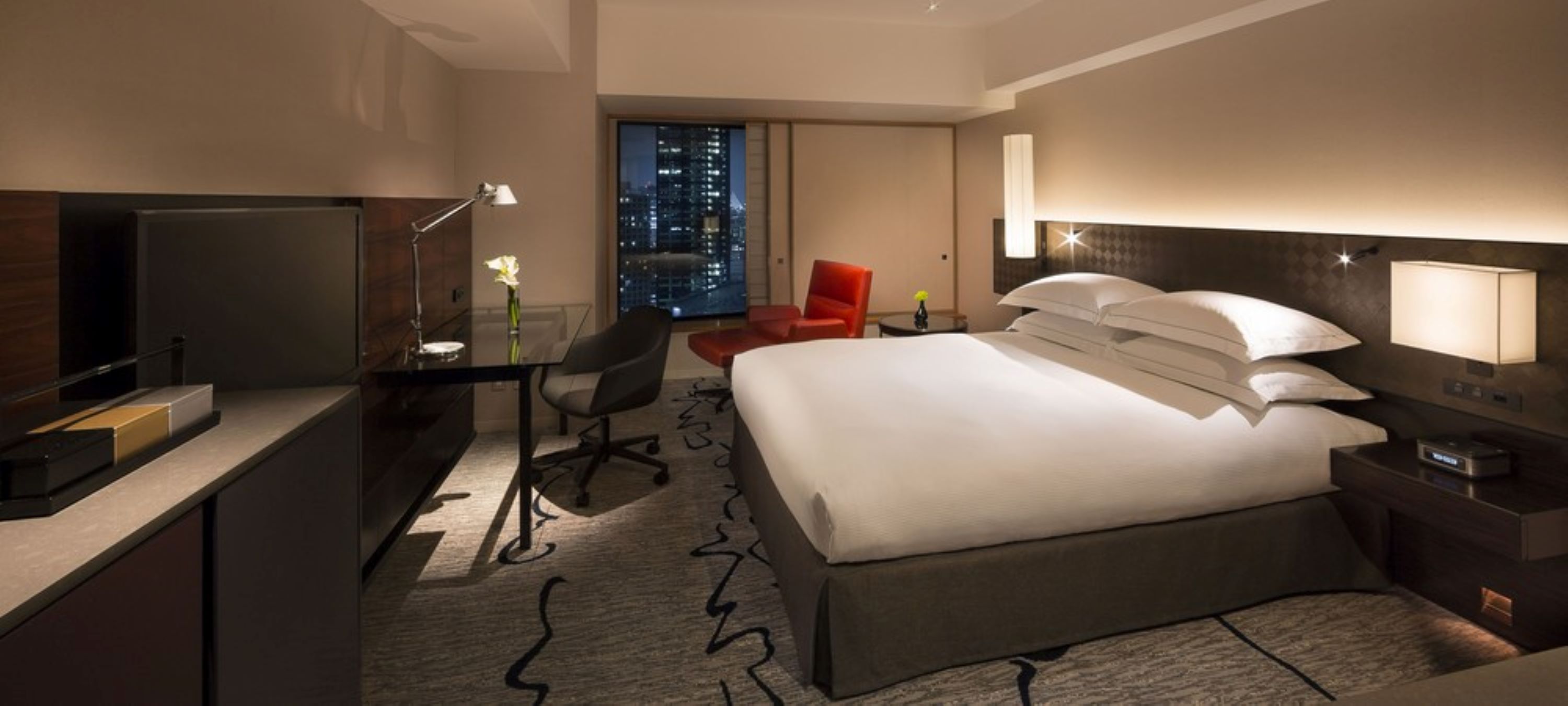 Double Deluxe King Bed