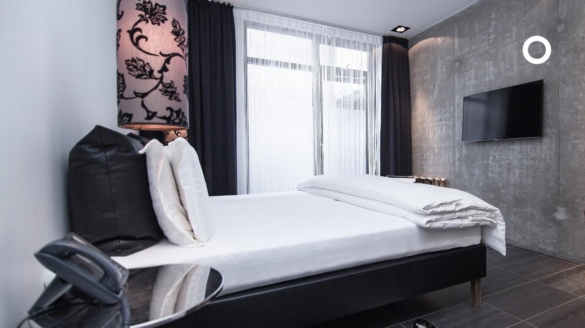 Double or Twin Standard