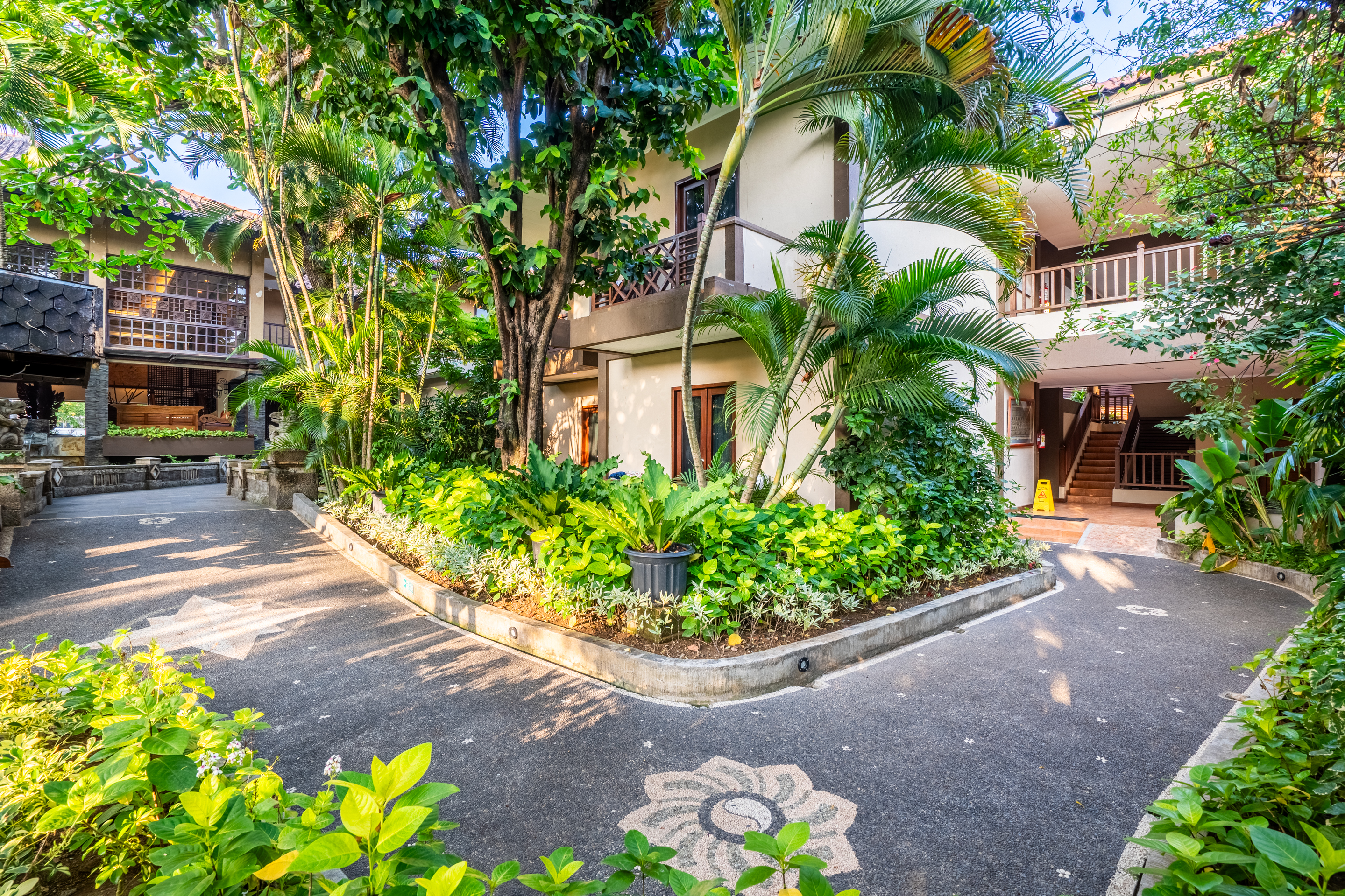 Studio King Size Bed