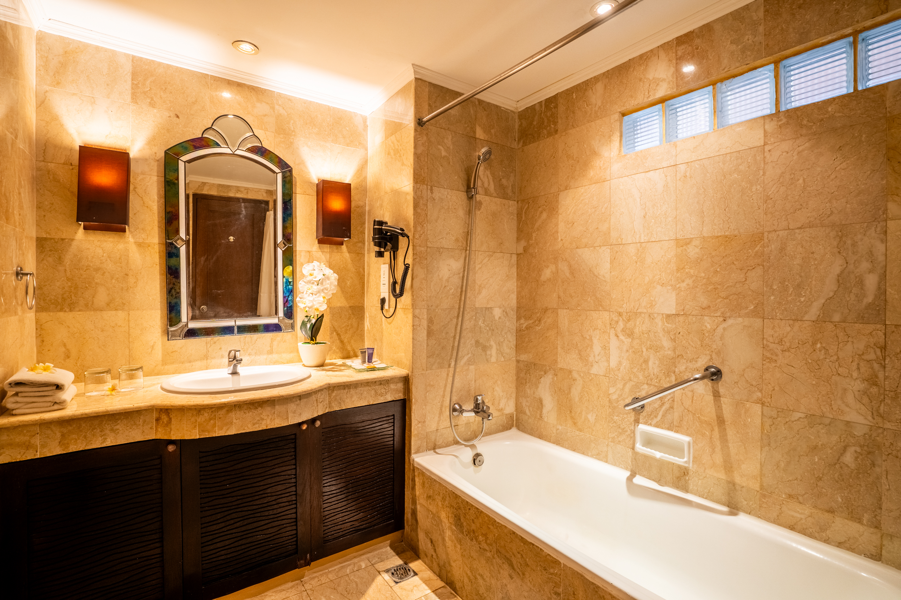 Studio King Size Bed