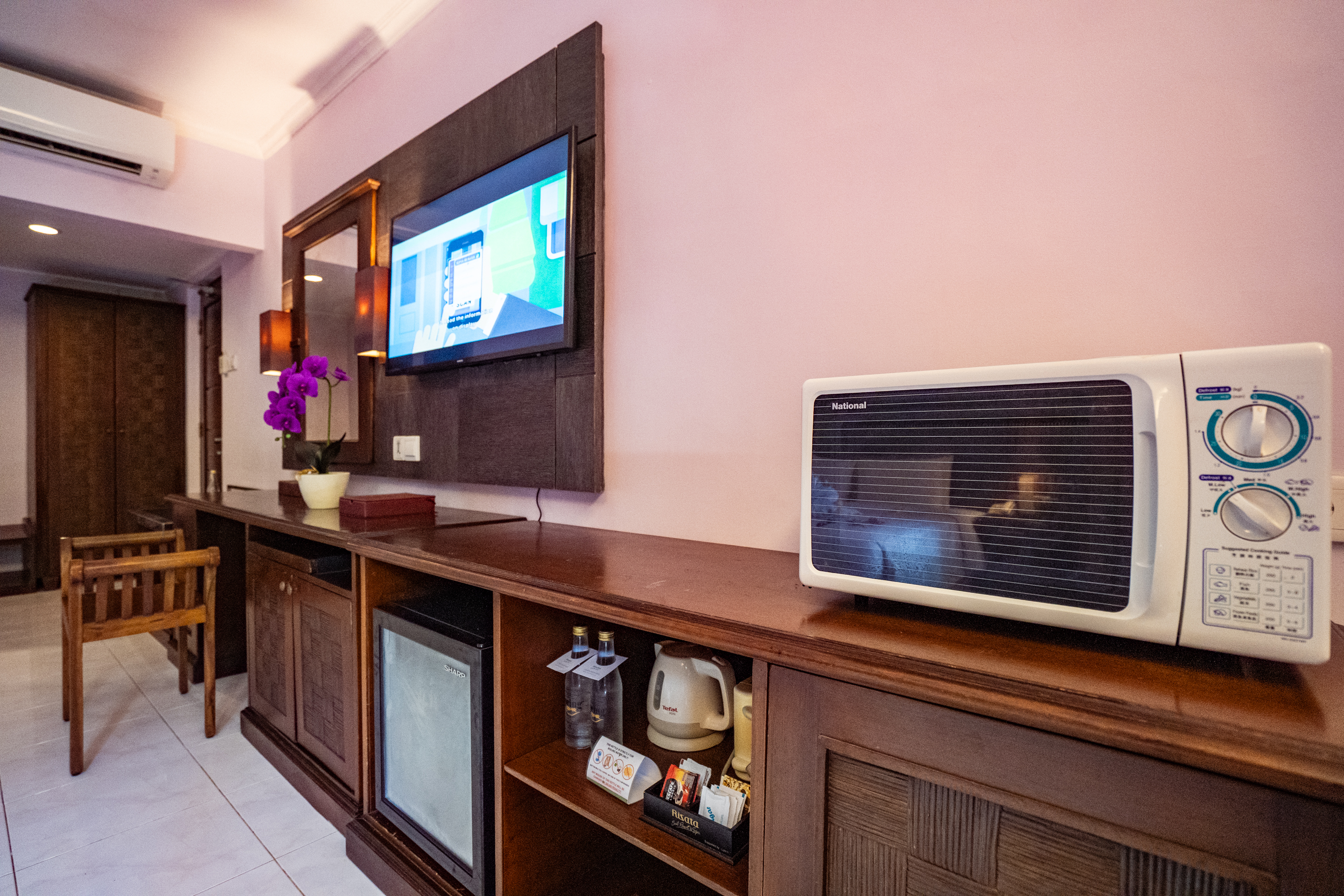 Studio King Size Bed