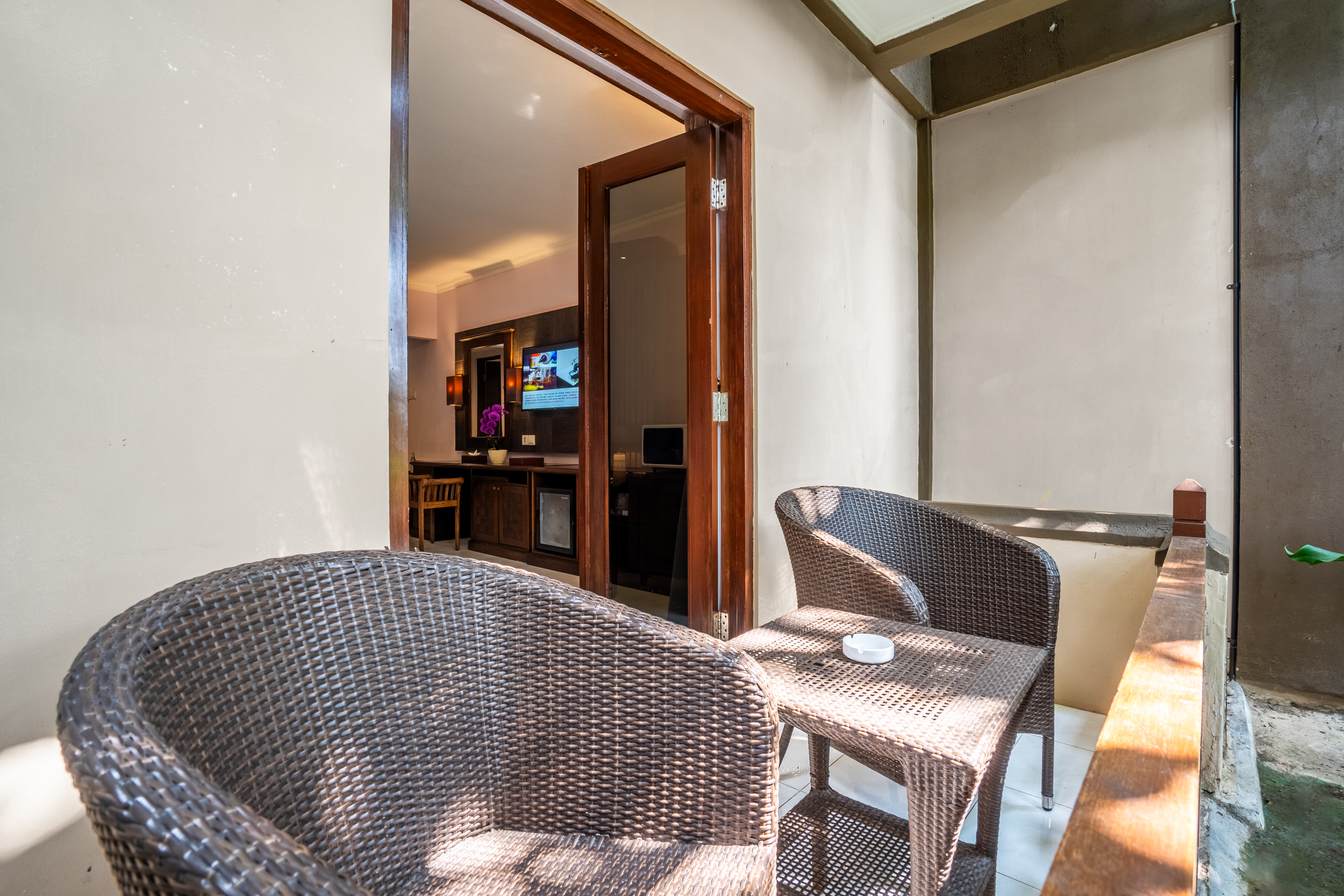 Studio King Size Bed