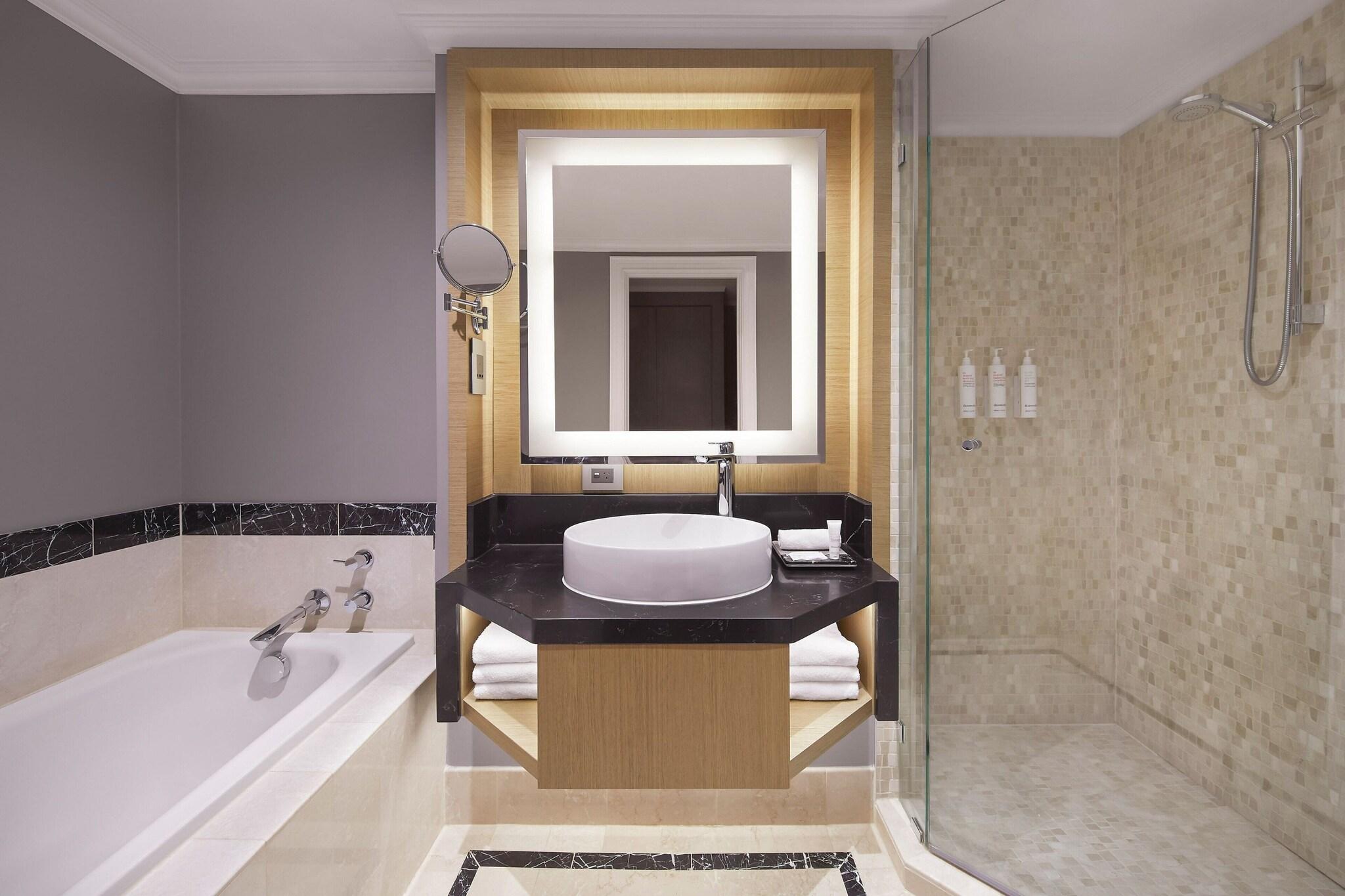 Double City View King Bed