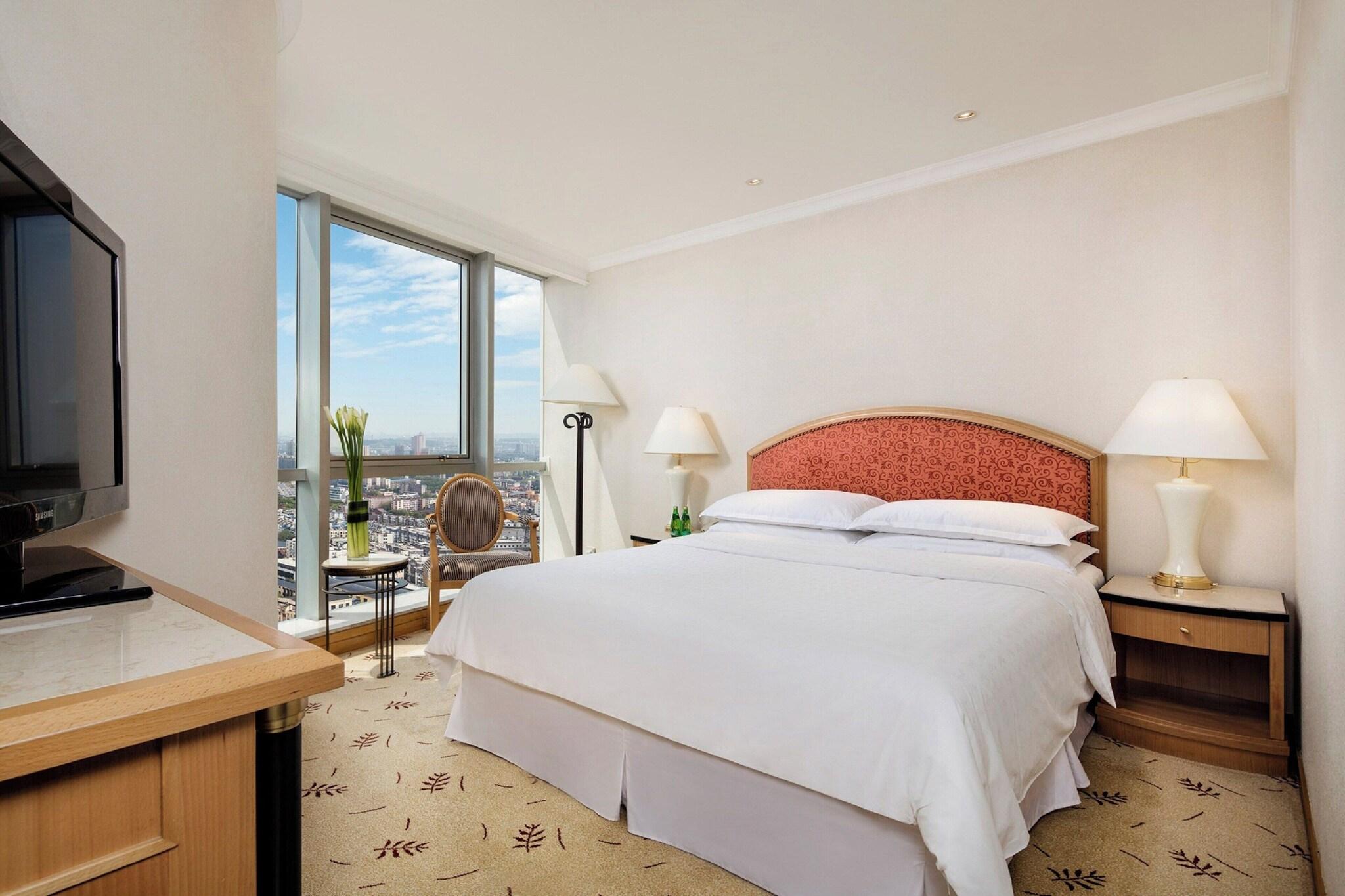 Junior Suite King Bed One Bedroom 