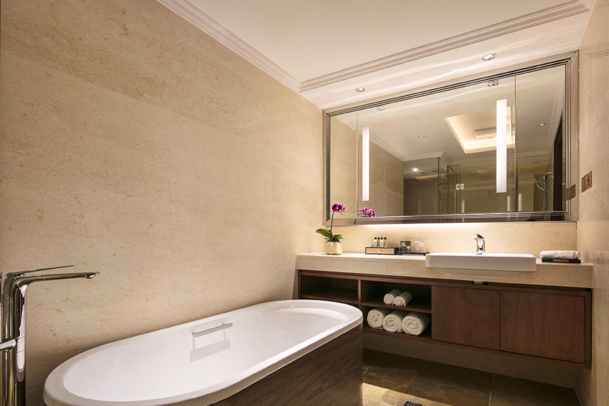 Junior Suite King Bed One Bedroom 