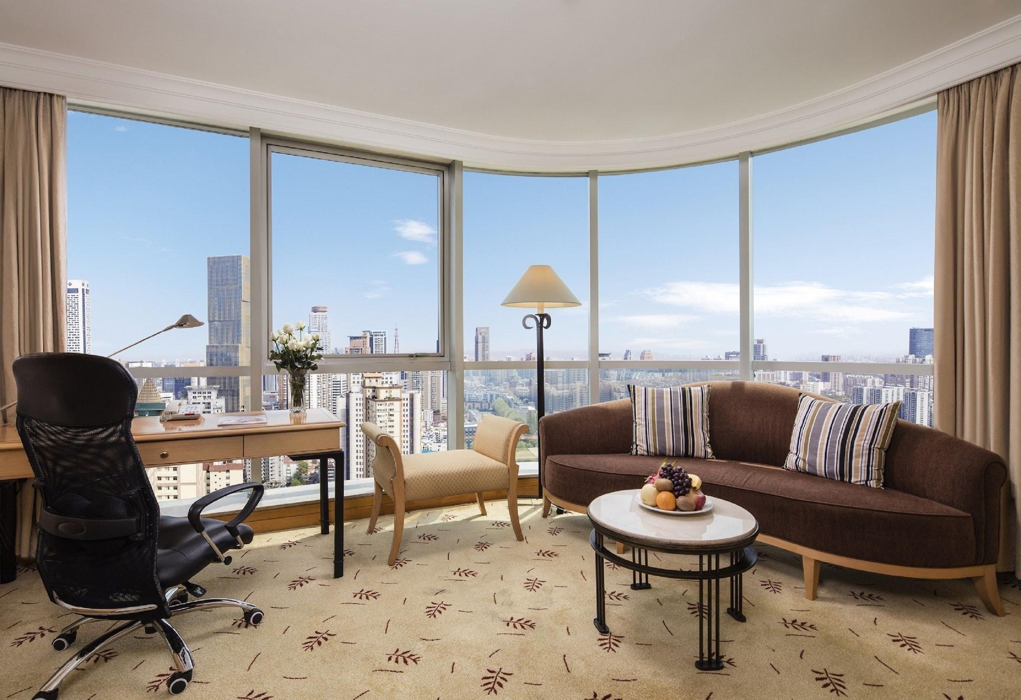 Junior Suite King Bed One Bedroom 