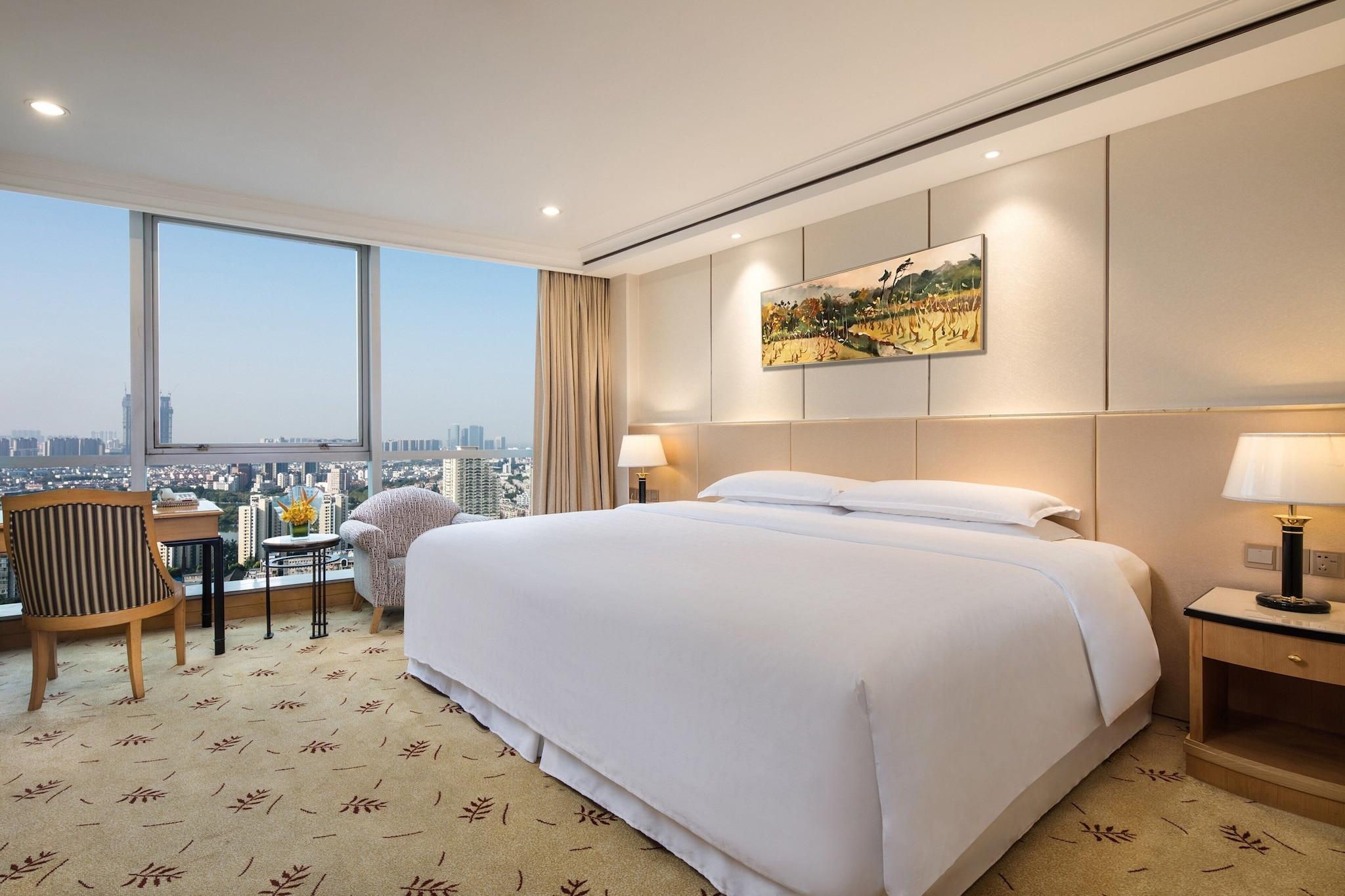 Double Superior King Bed