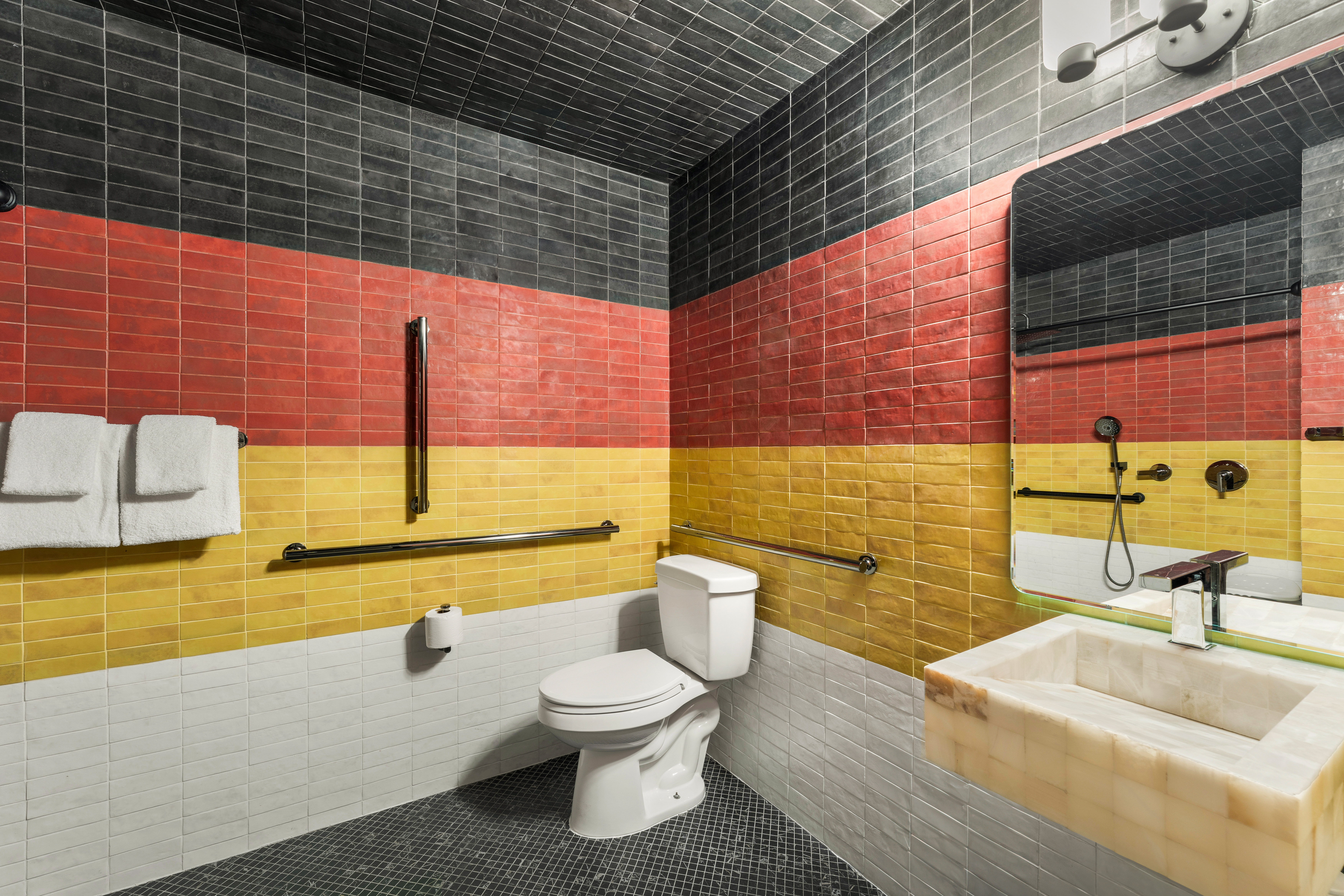 Room Accessible-queen Size Bed