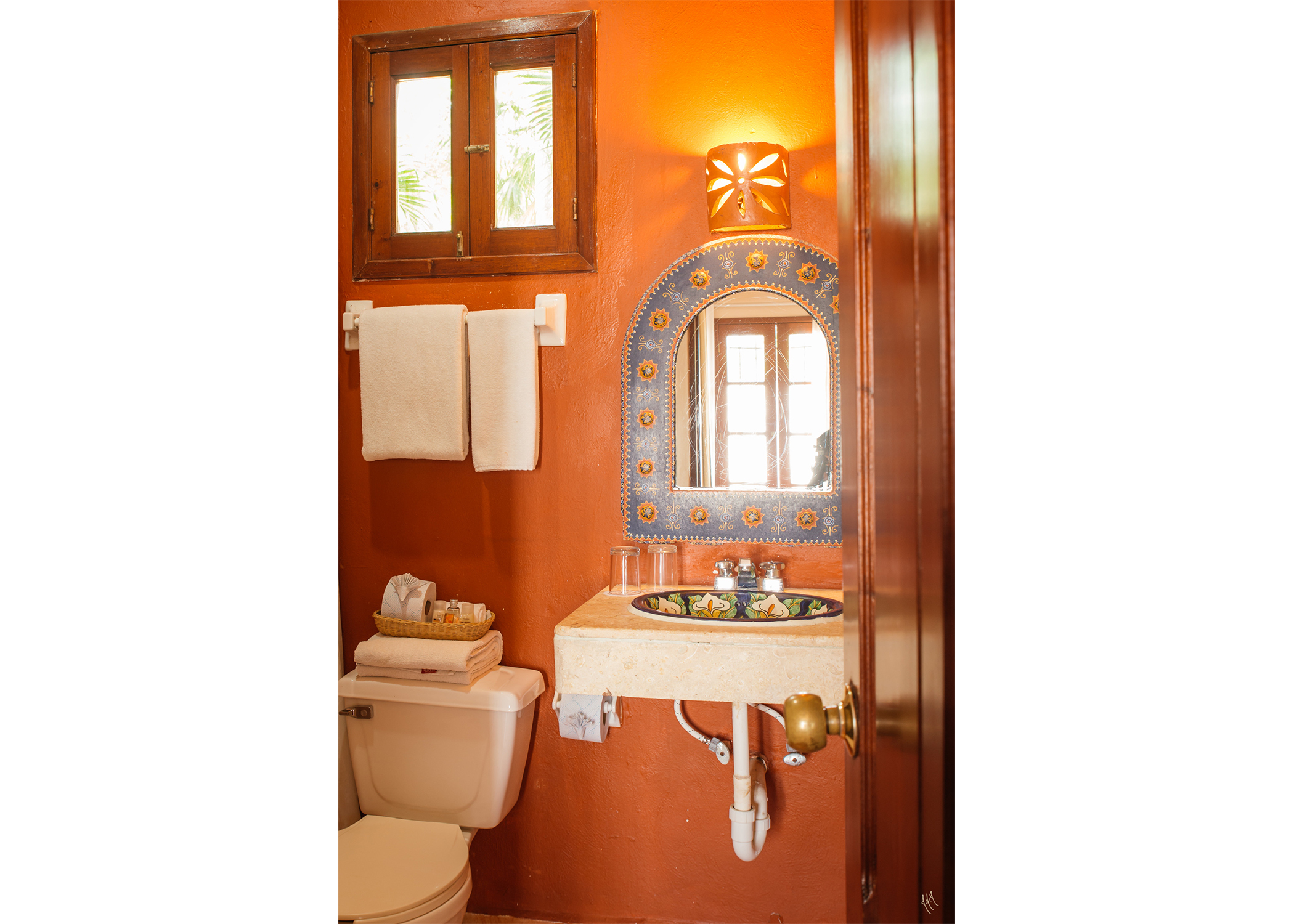 Studio Queen Size Bed