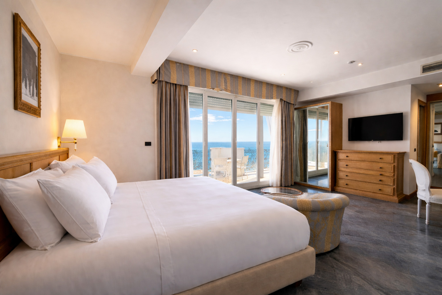 Suite Classic with Balcony