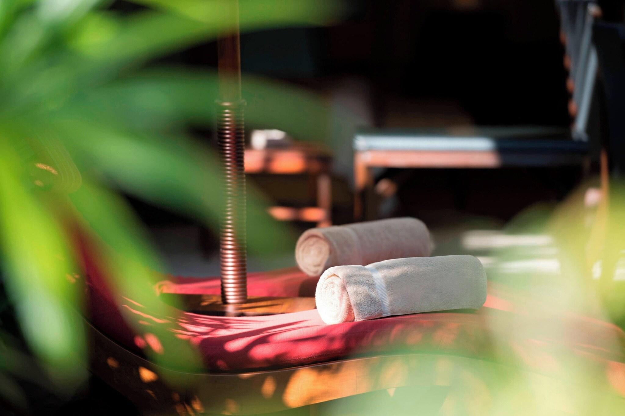 Suite Pool View King Bed