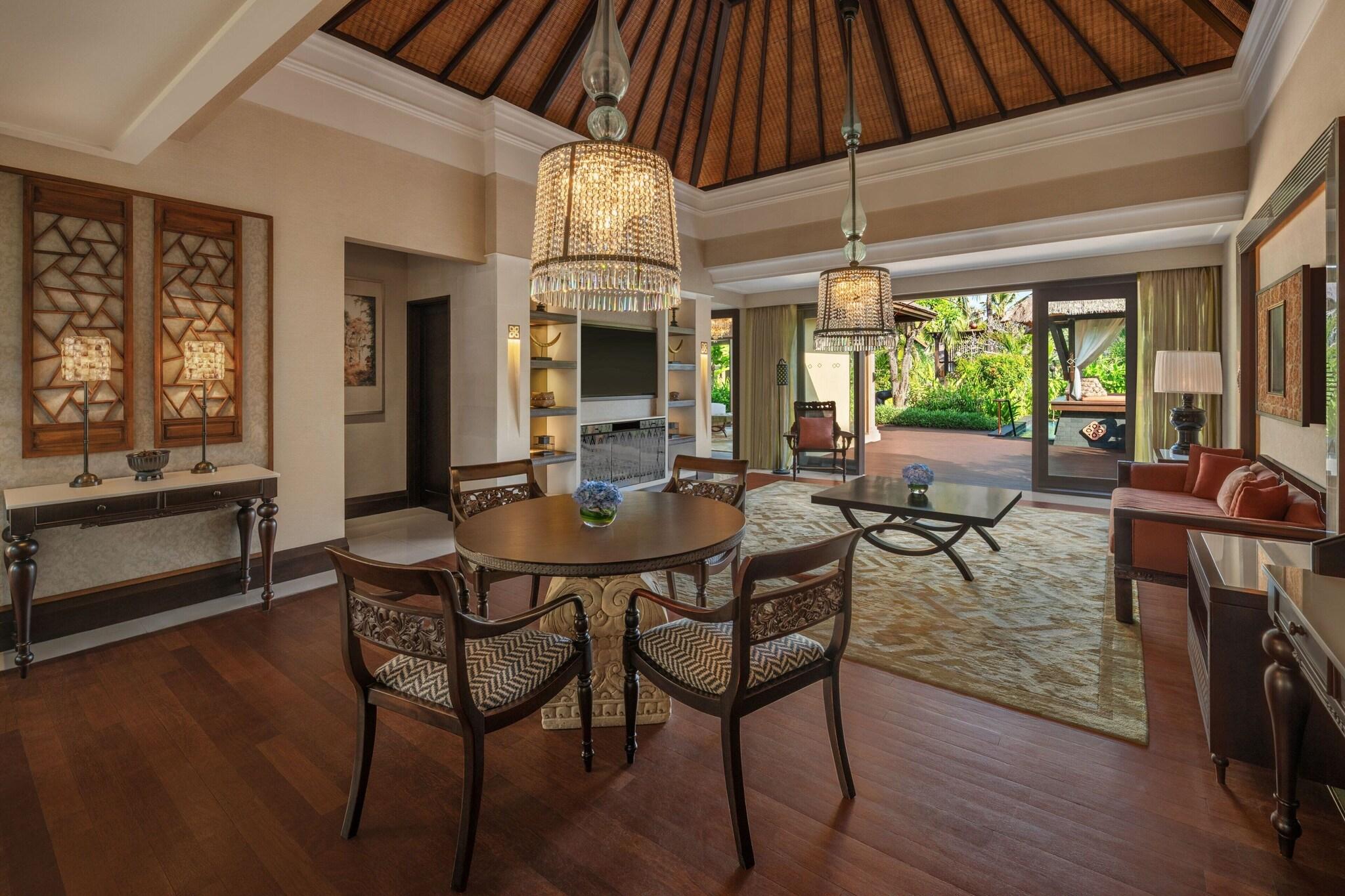 Villa Garden View King Bed