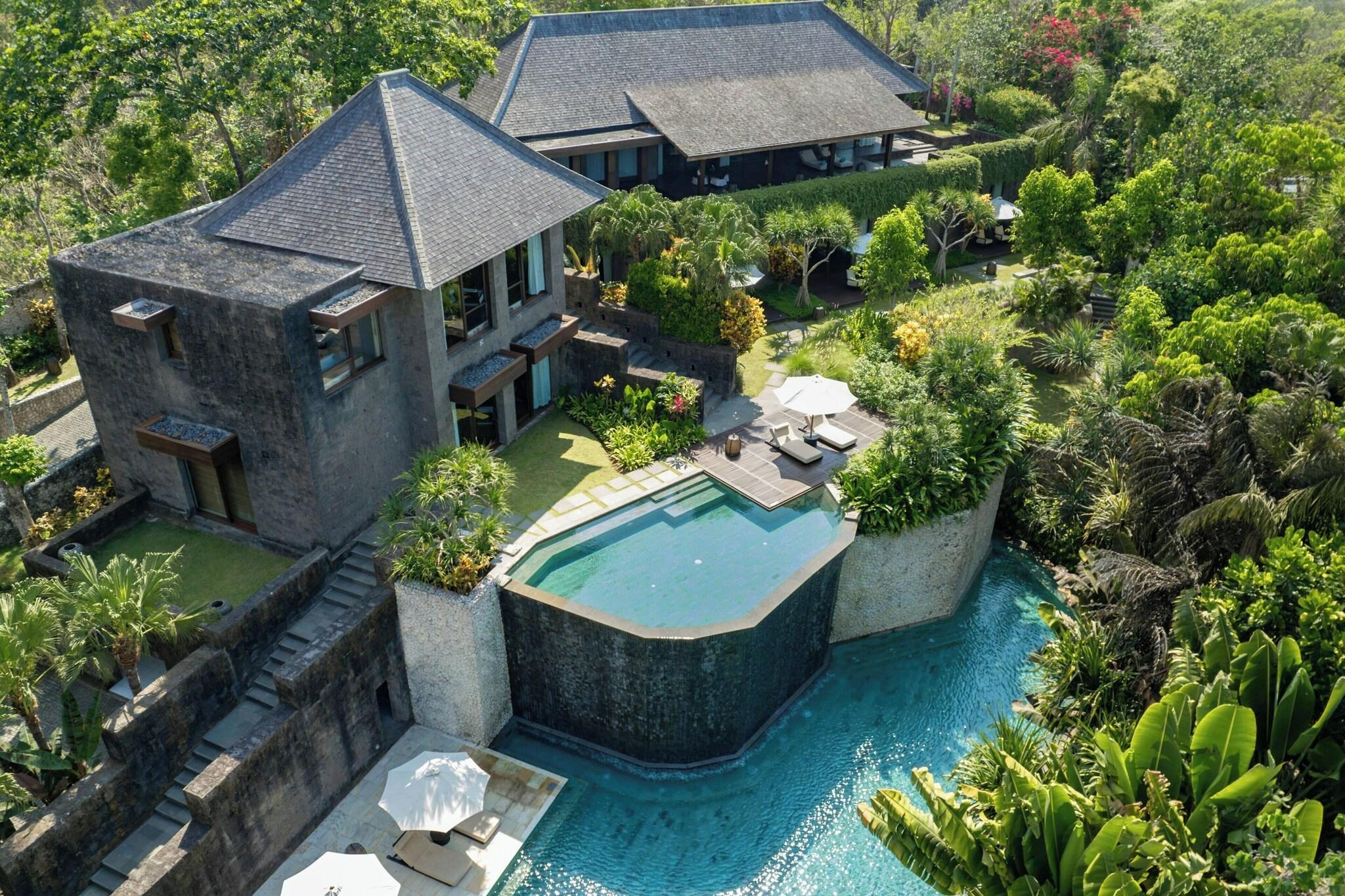 Twin Three Bedrooms with Private Pool
