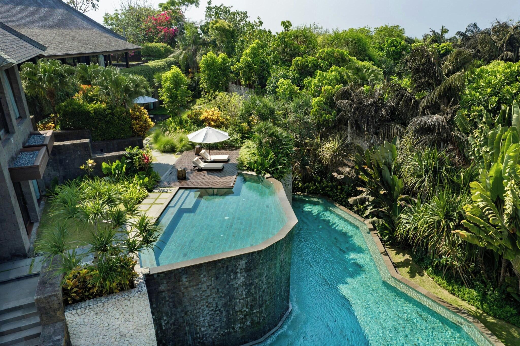 Twin Three Bedrooms with Private Pool