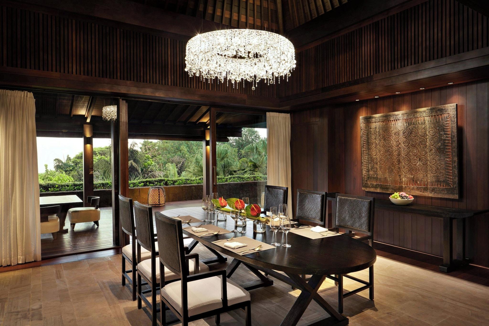 Room Five Bedrooms with Private Pool