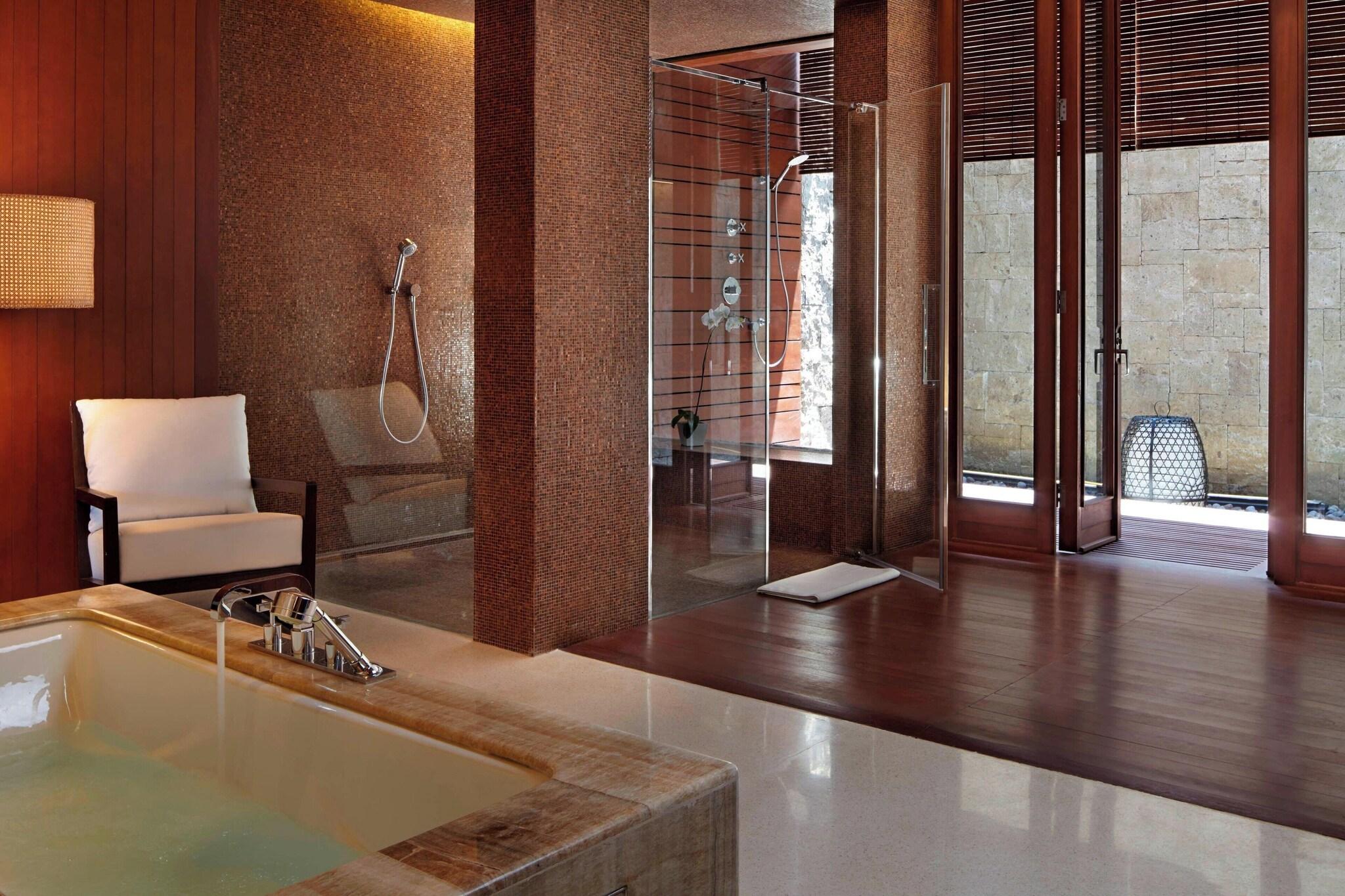 Room Five Bedrooms with Private Pool