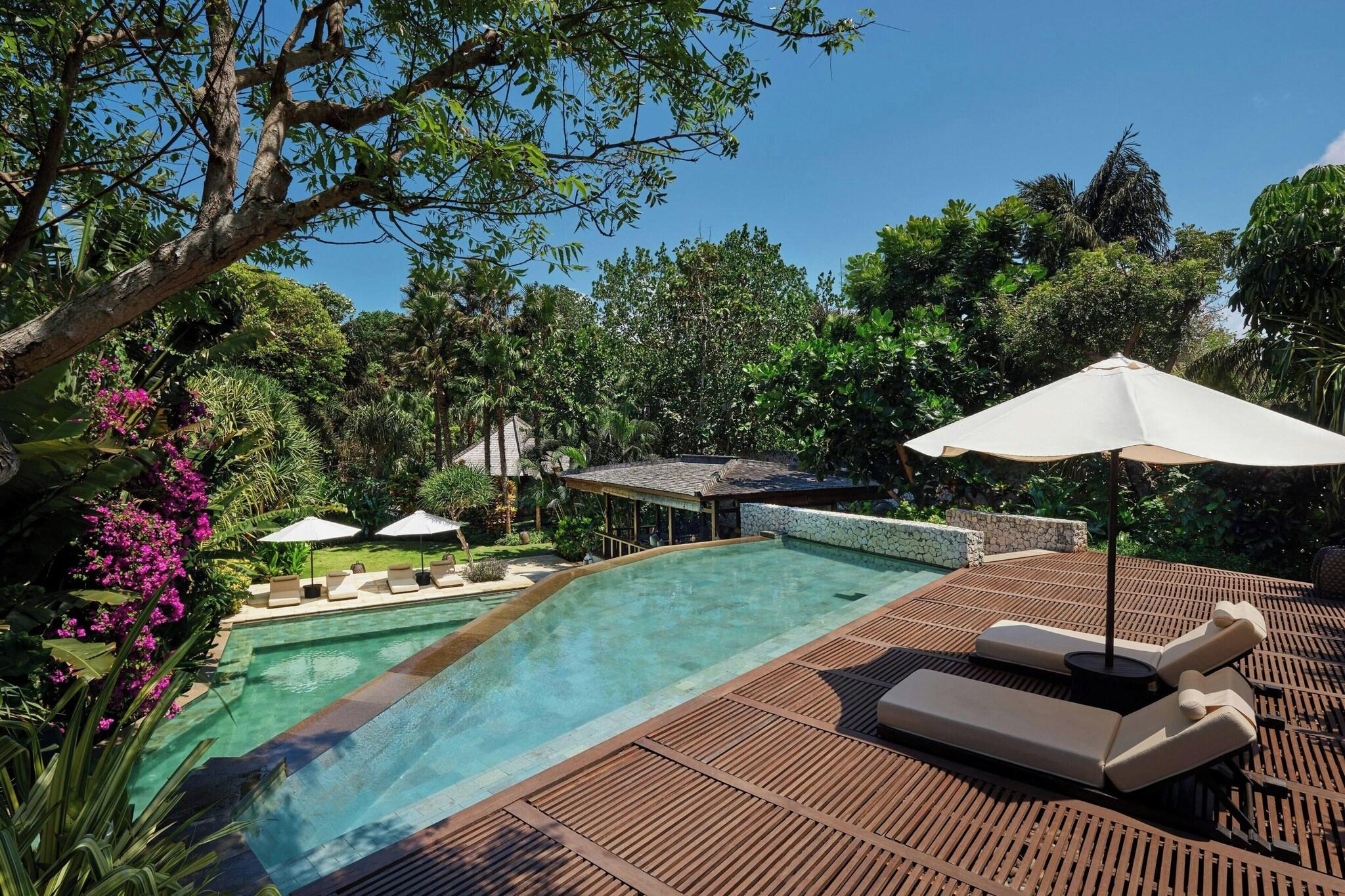 Room Five Bedrooms with Private Pool