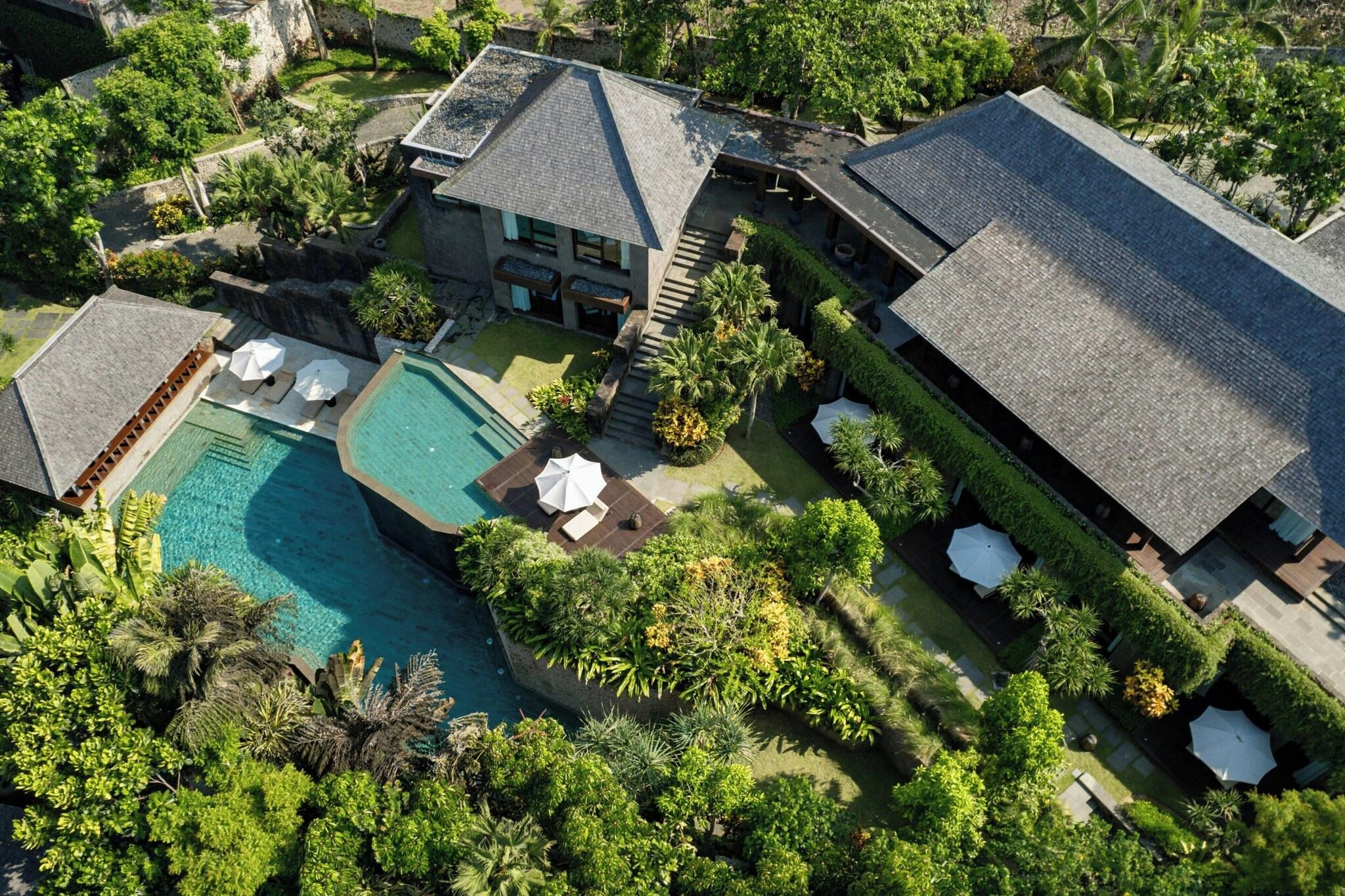 Twin Three Bedrooms with Private Pool