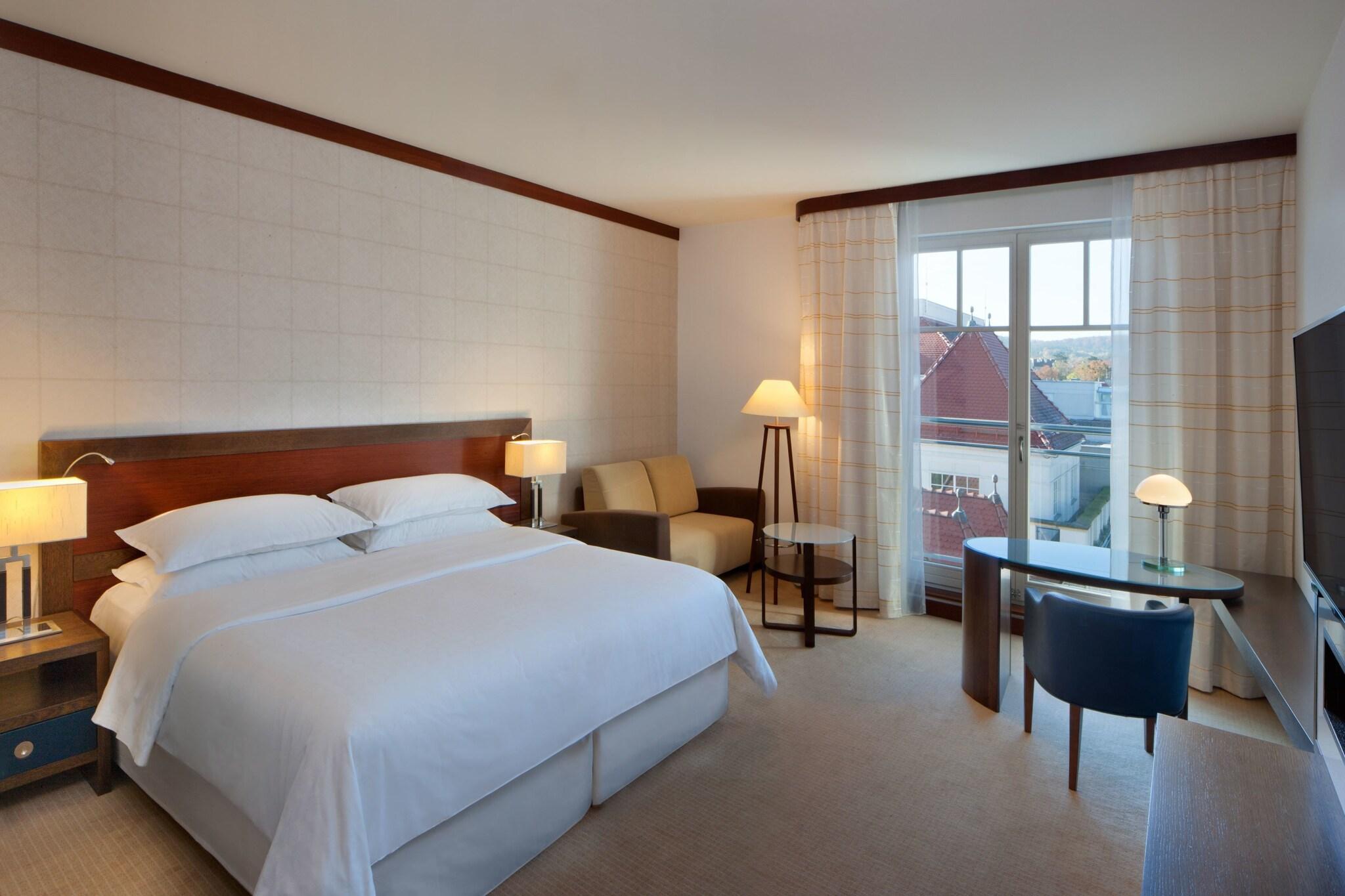 Family Room King Size Bed