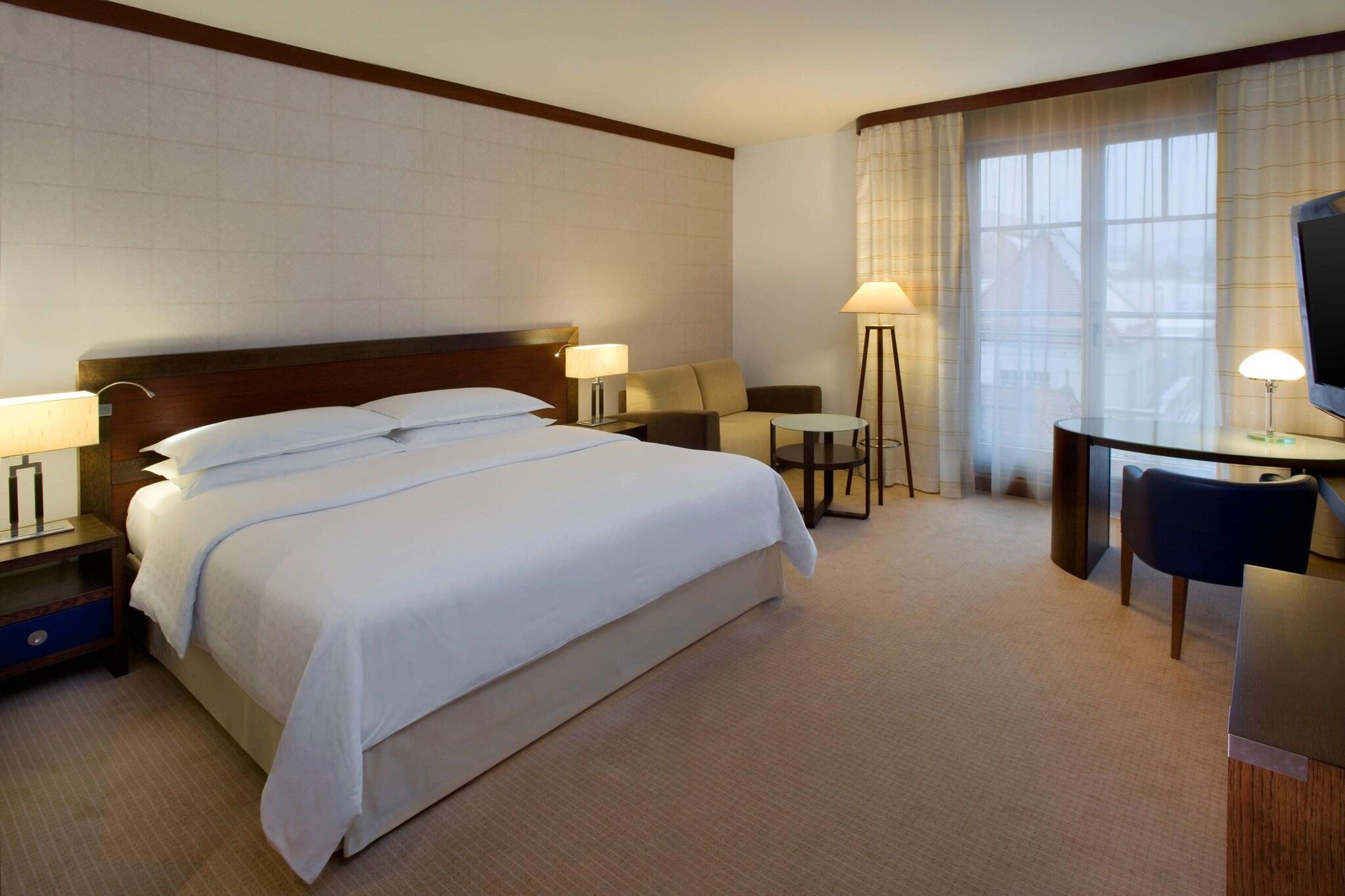 Family Room King Bed Non Smoking