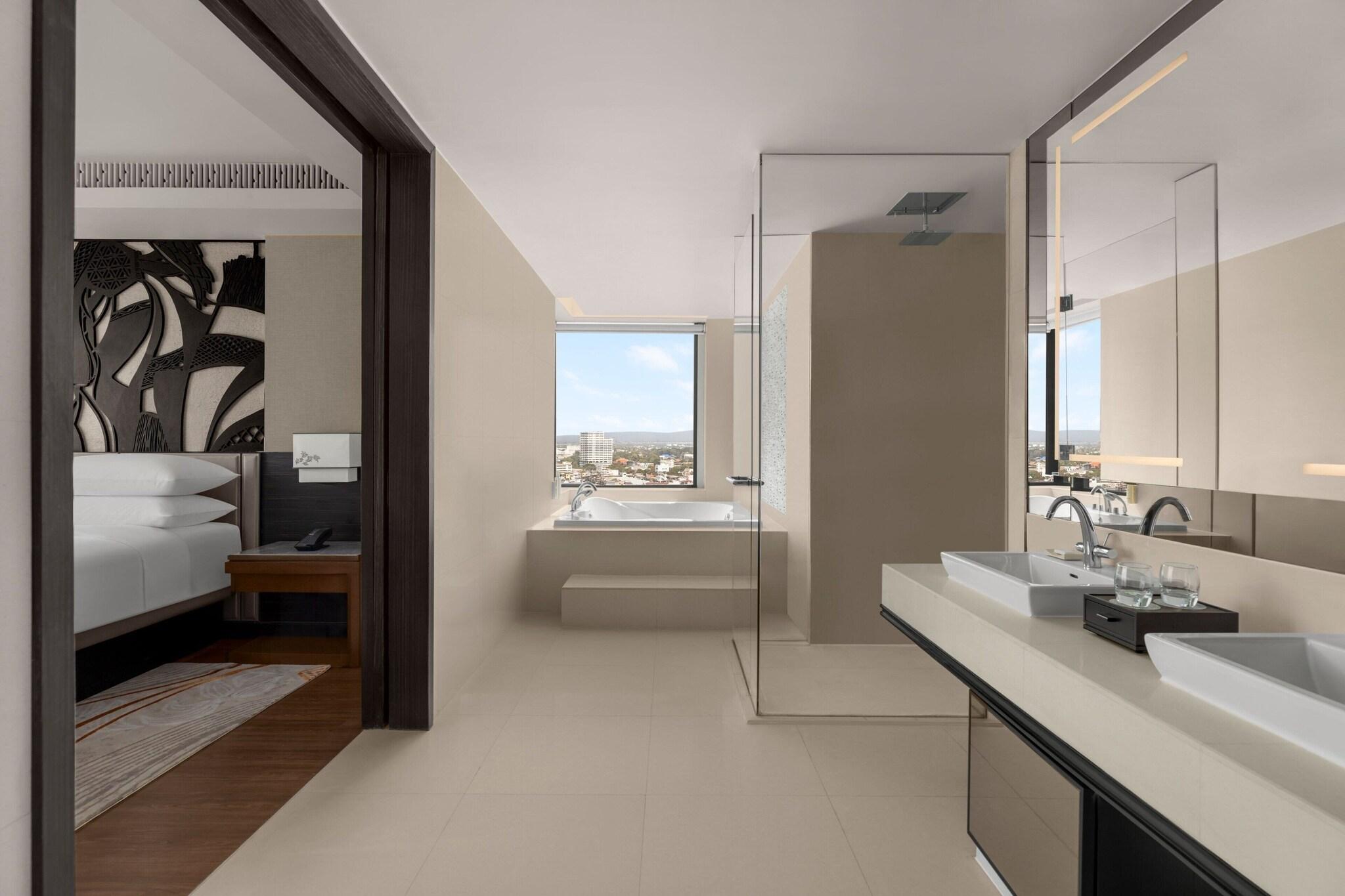 Suite Club King Bed