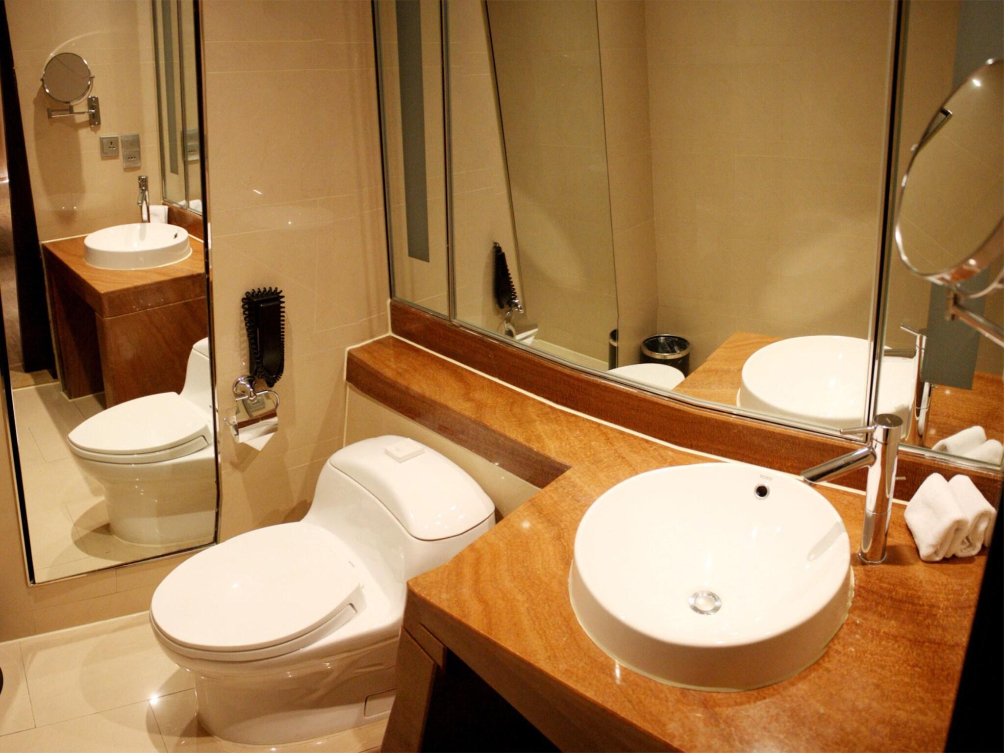 Double City View King Bed