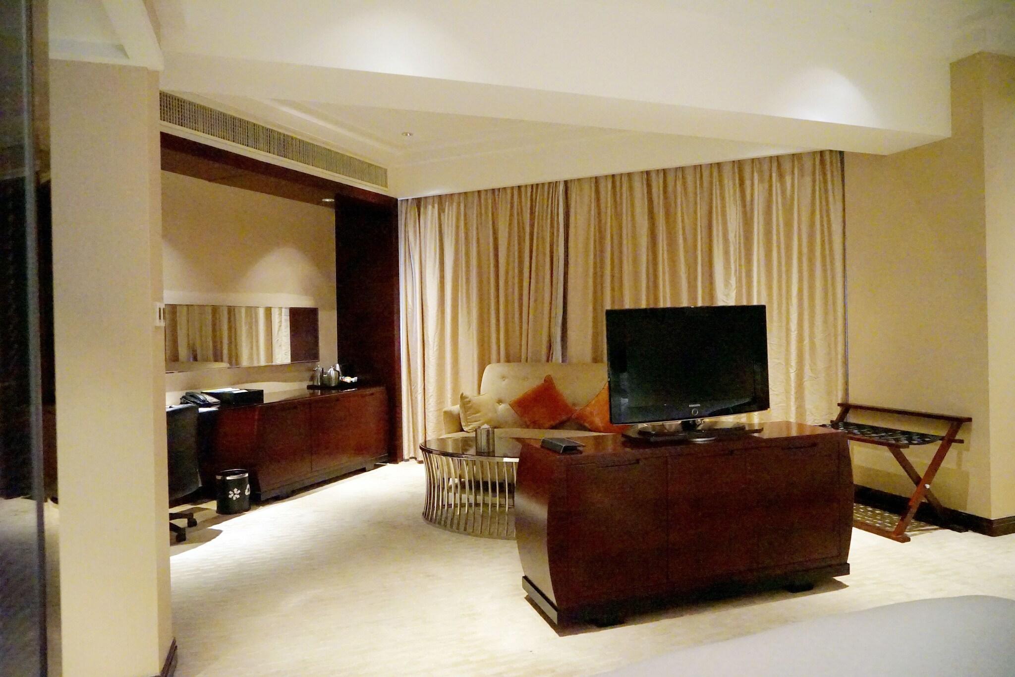 Double City View King Bed