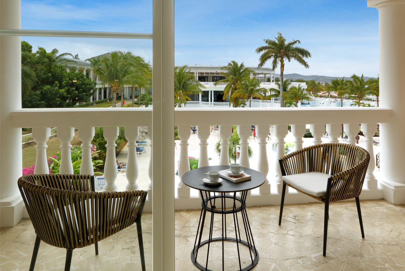 Junior Suite Pool View