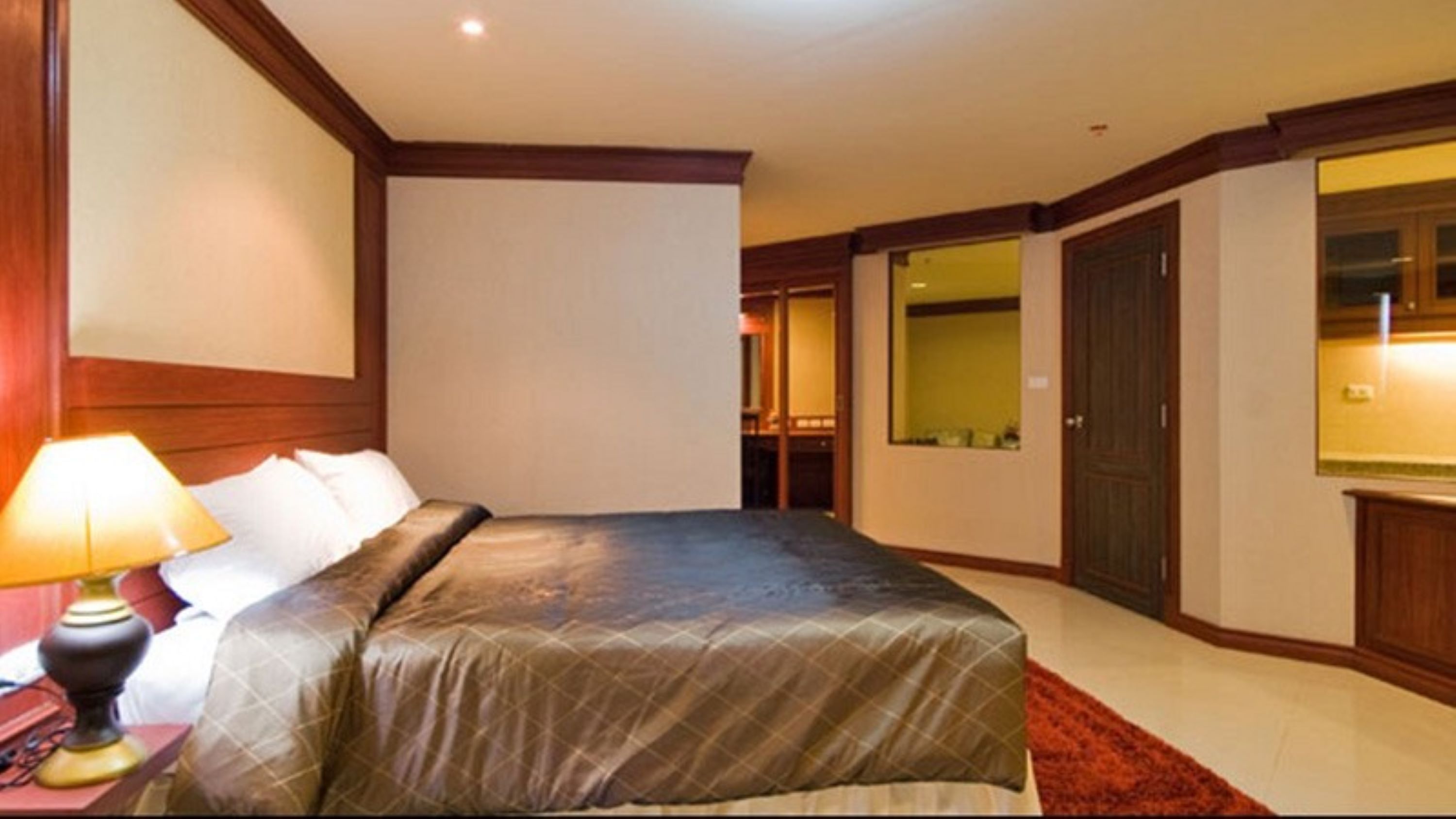 Suite Queen Size Bed