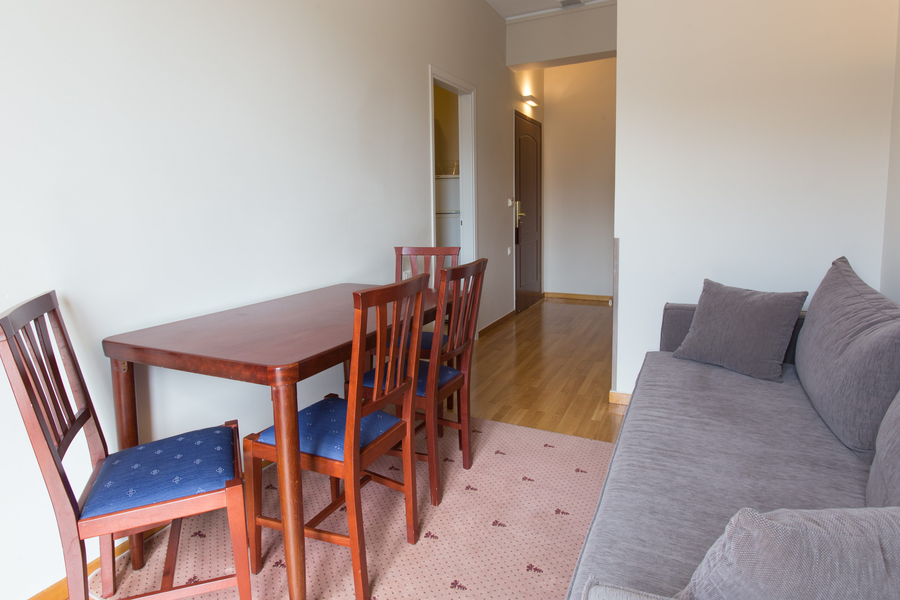 Apartment Capacity 4