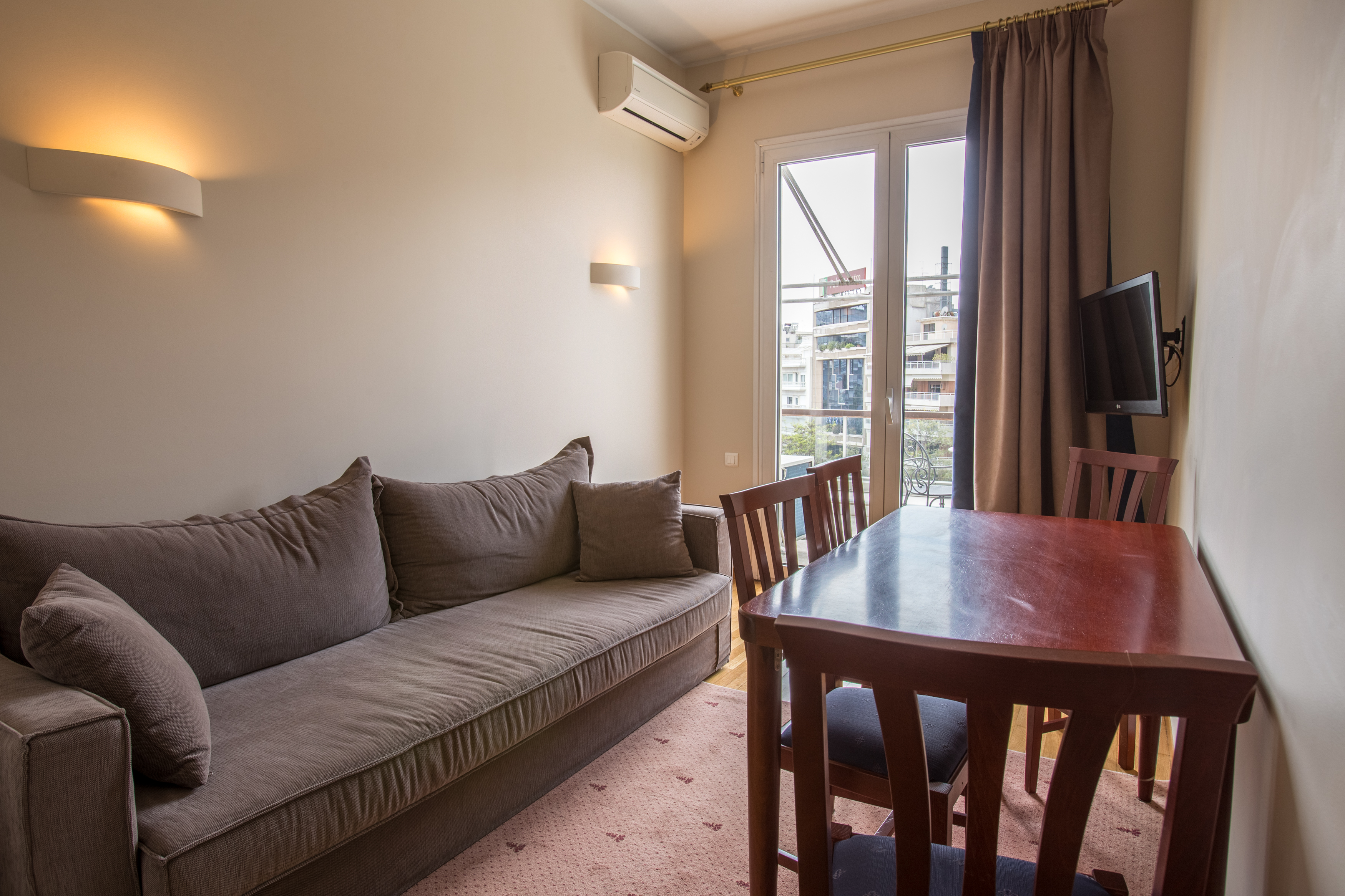 Apartment Capacity 4