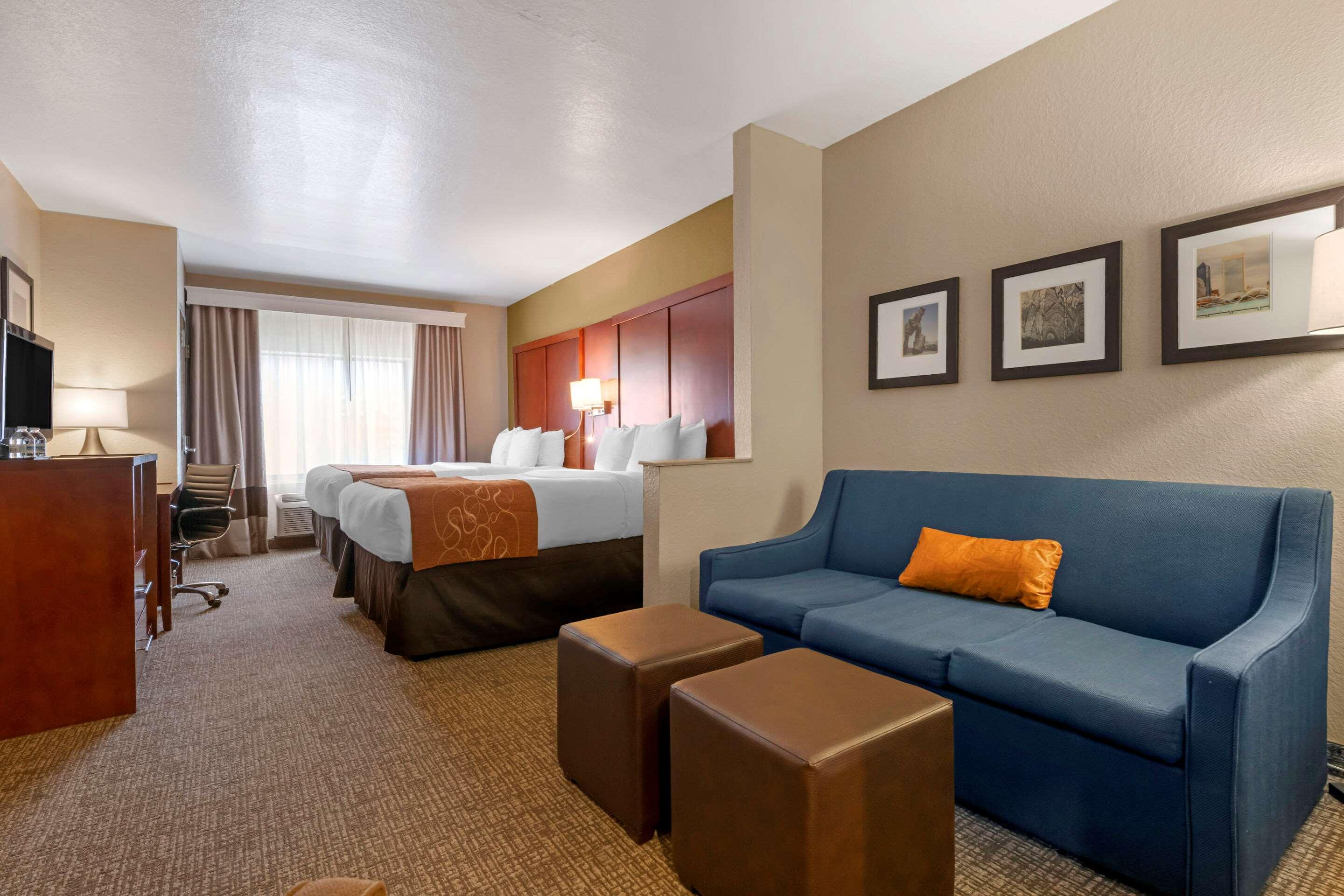 Suite Two Queen Beds Non Smoking