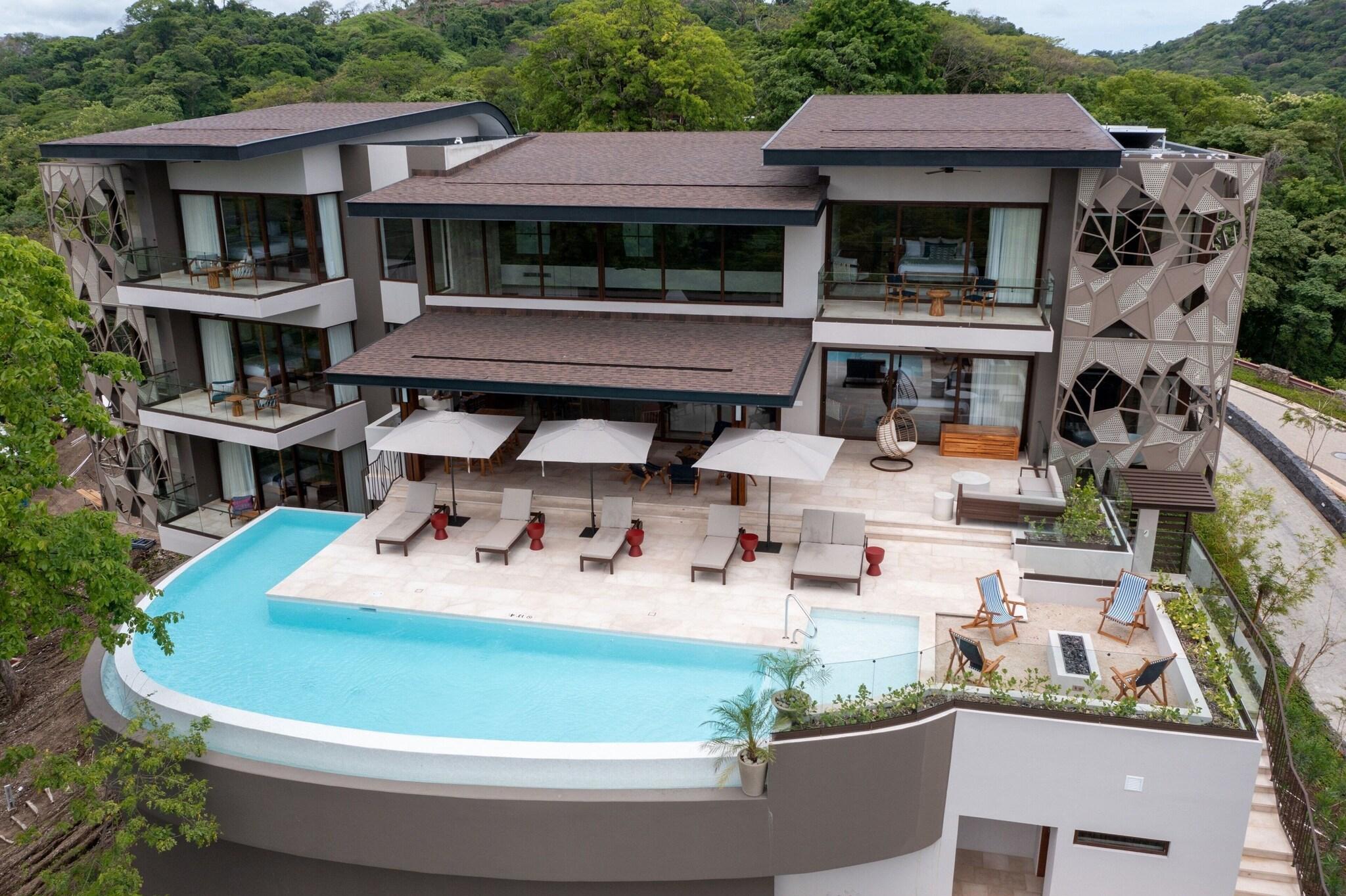 Room Five Bedrooms with Private Pool