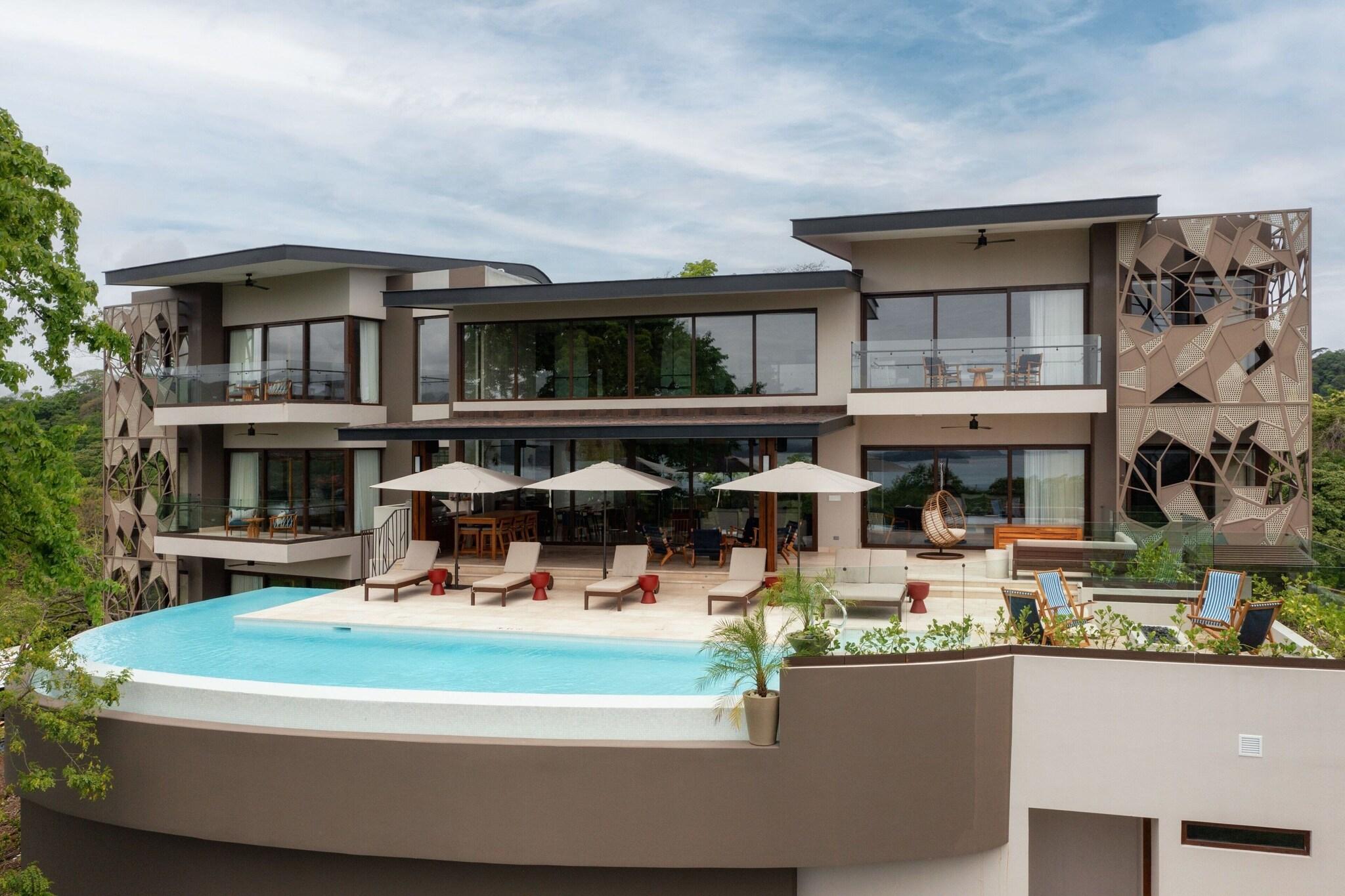 Room Five Bedrooms with Private Pool