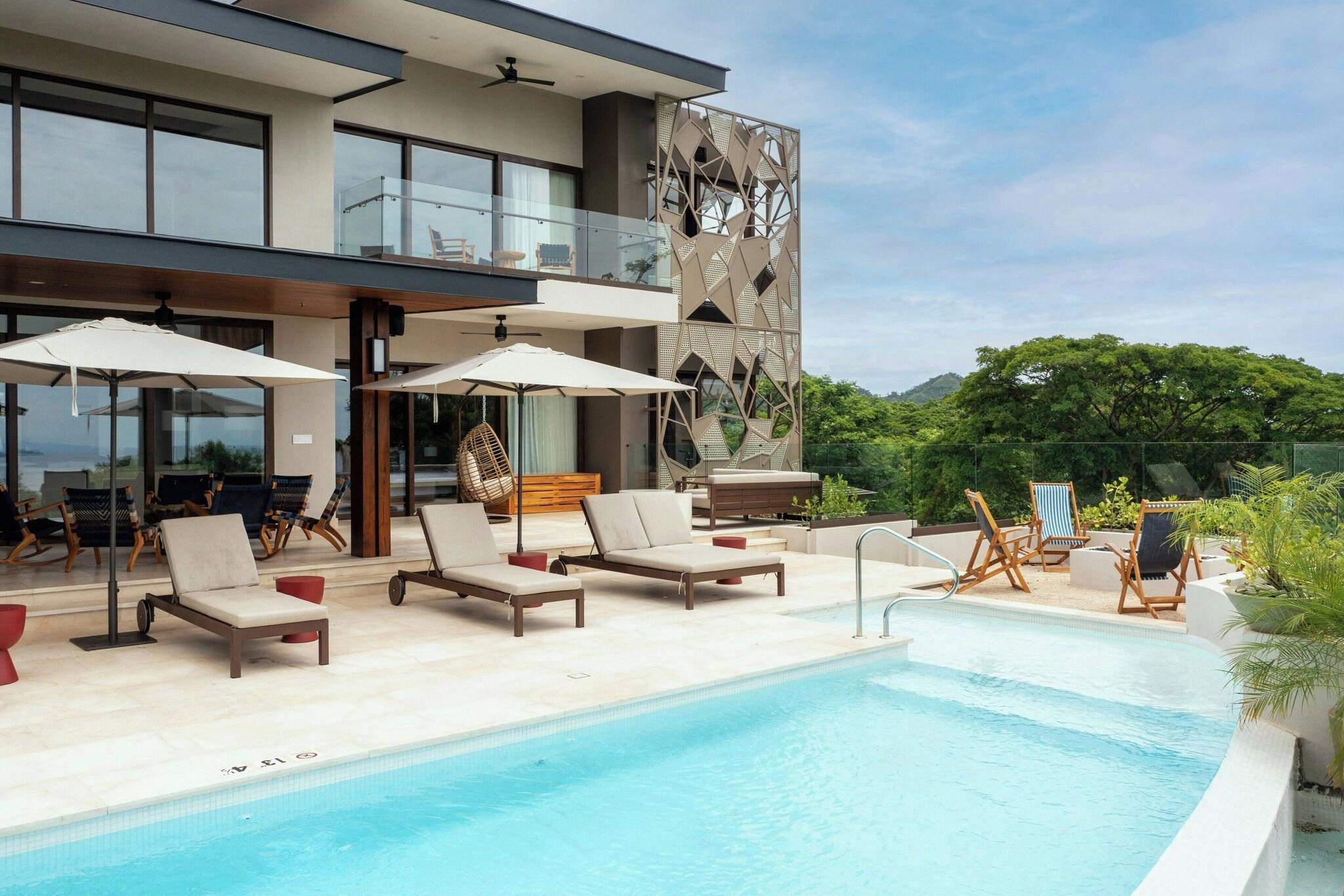 Room Five Bedrooms with Private Pool