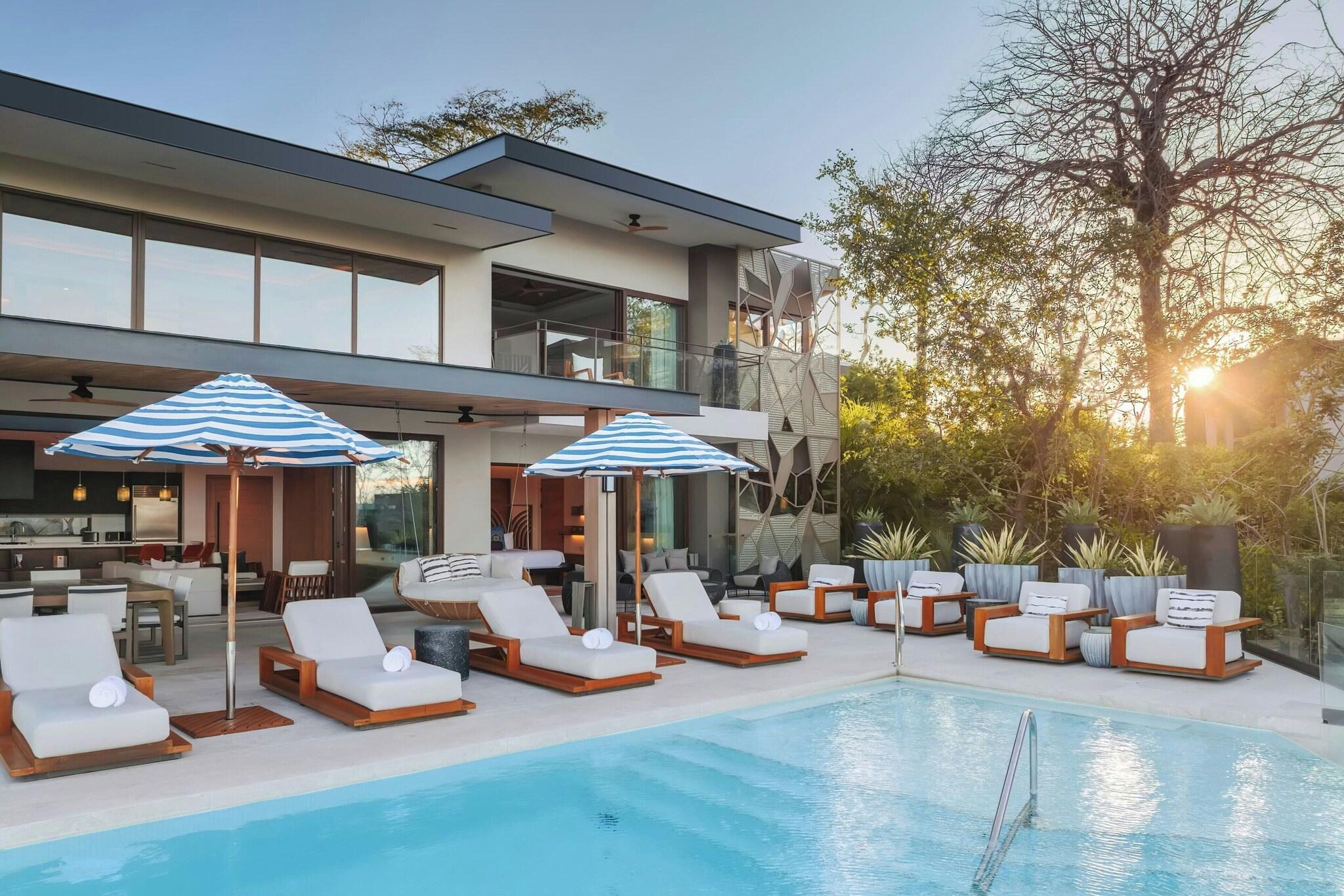 Room Four Bedrooms with Private Pool