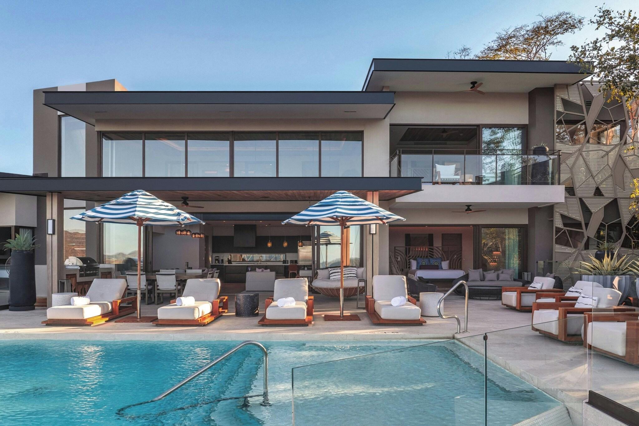 Room Four Bedrooms with Private Pool