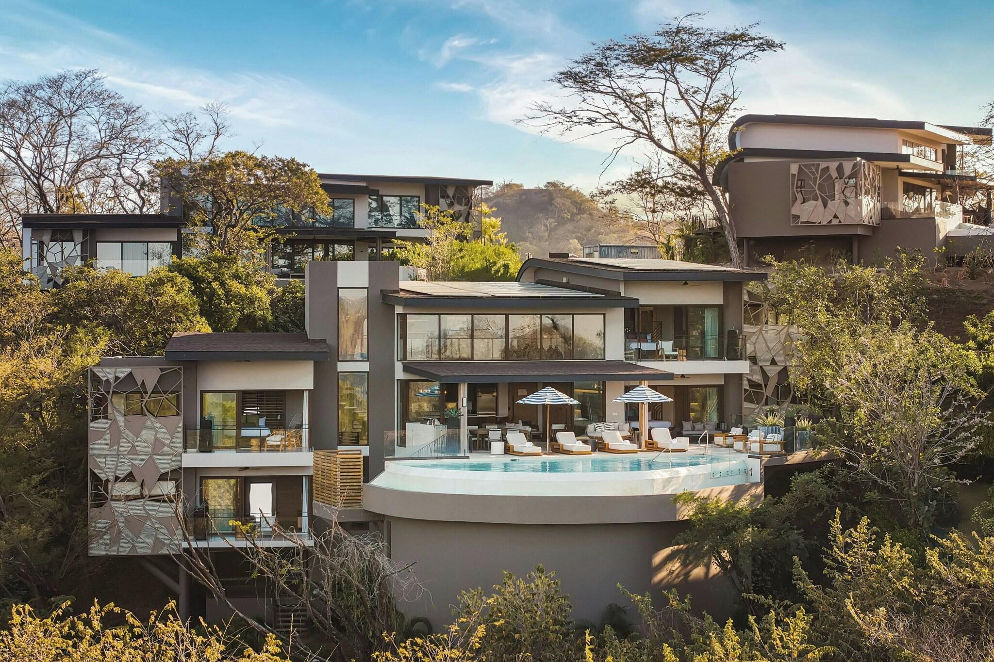 Room Four Bedrooms with Private Pool