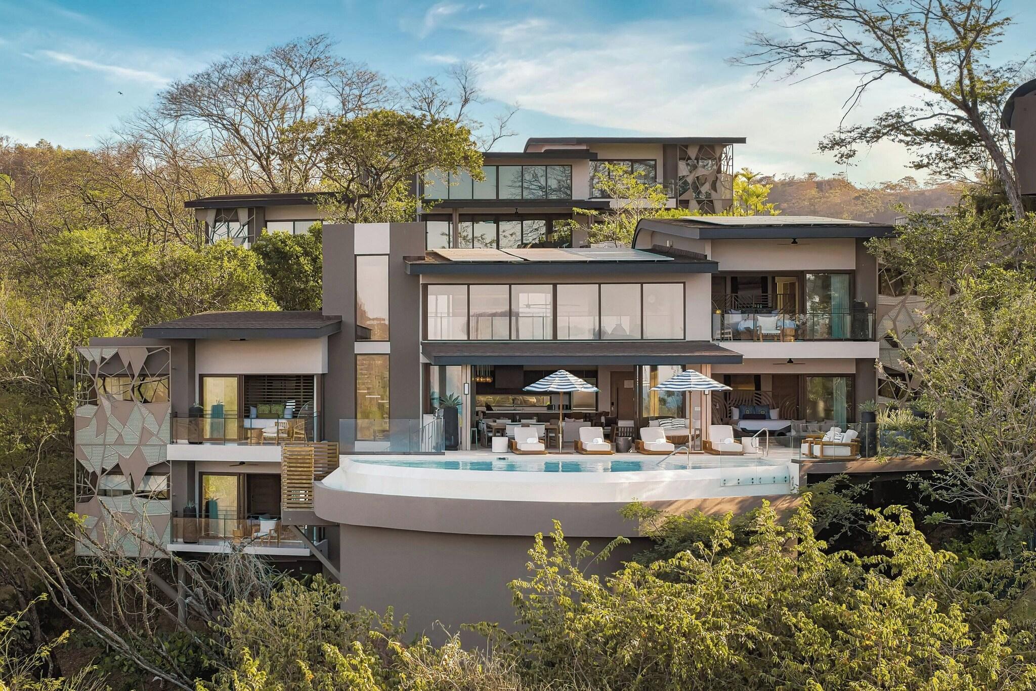 Room Four Bedrooms with Private Pool