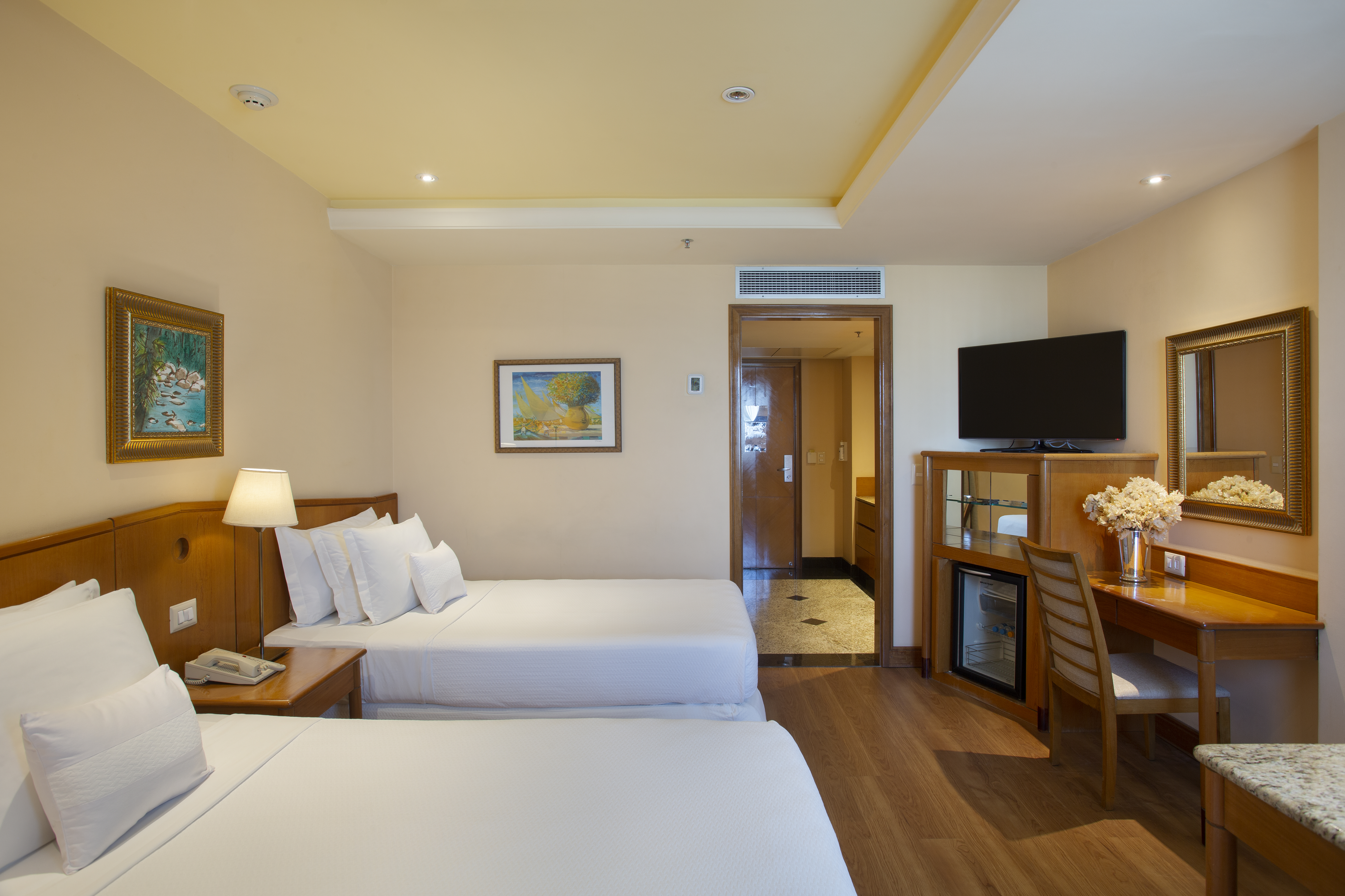 Triple Executive Superior