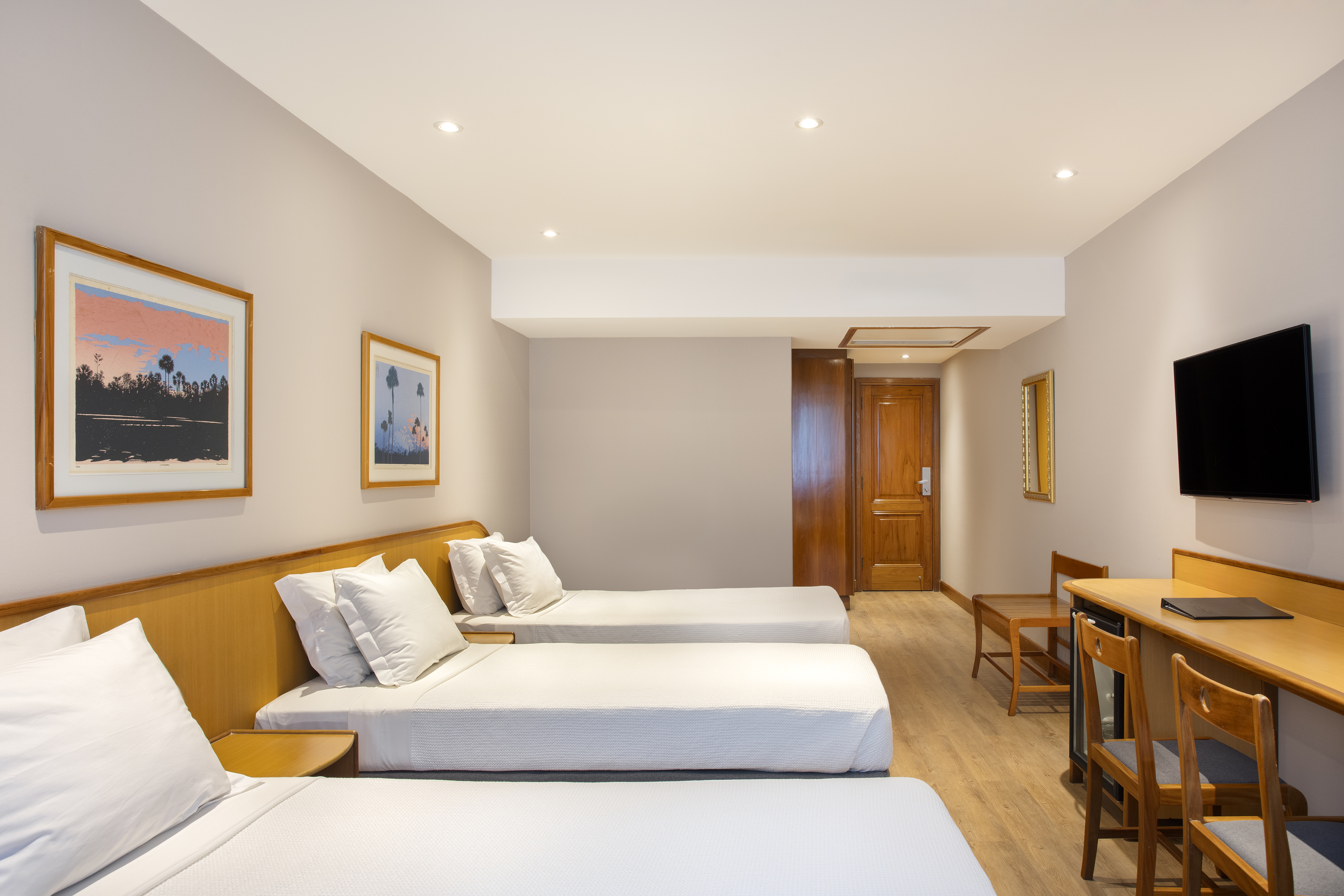 Triple Executive Superior