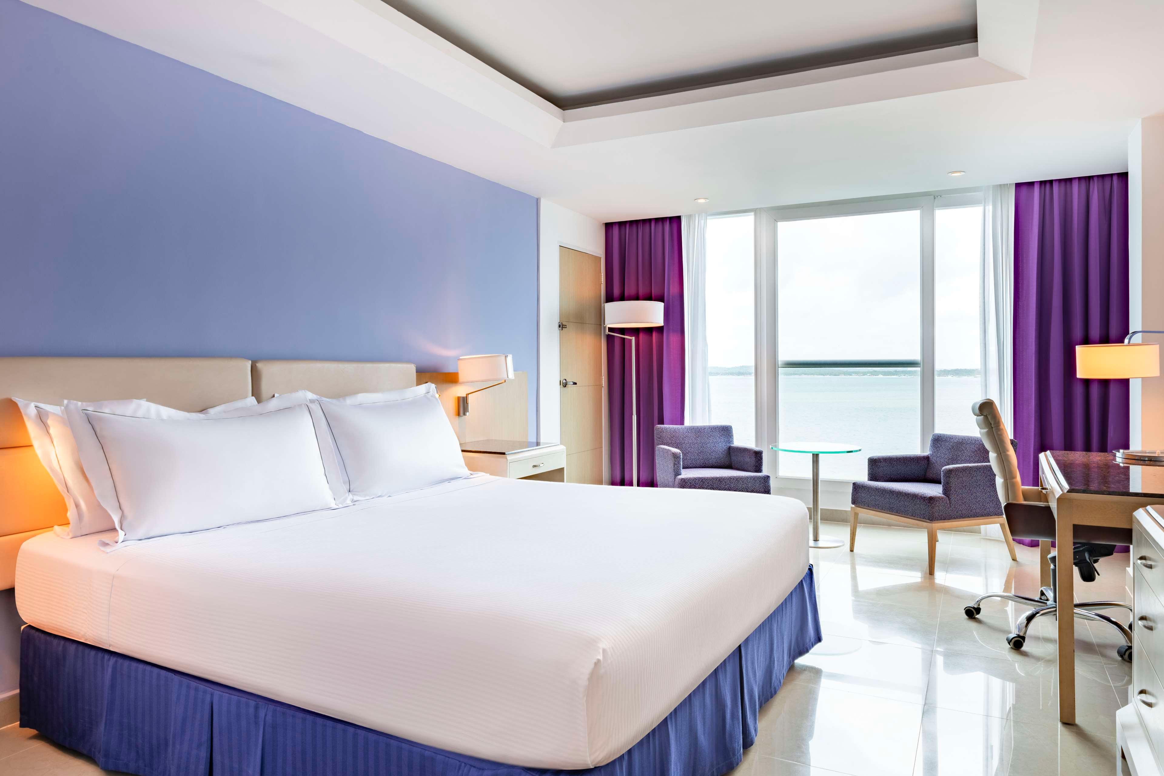 Suite Ocean View King Bed