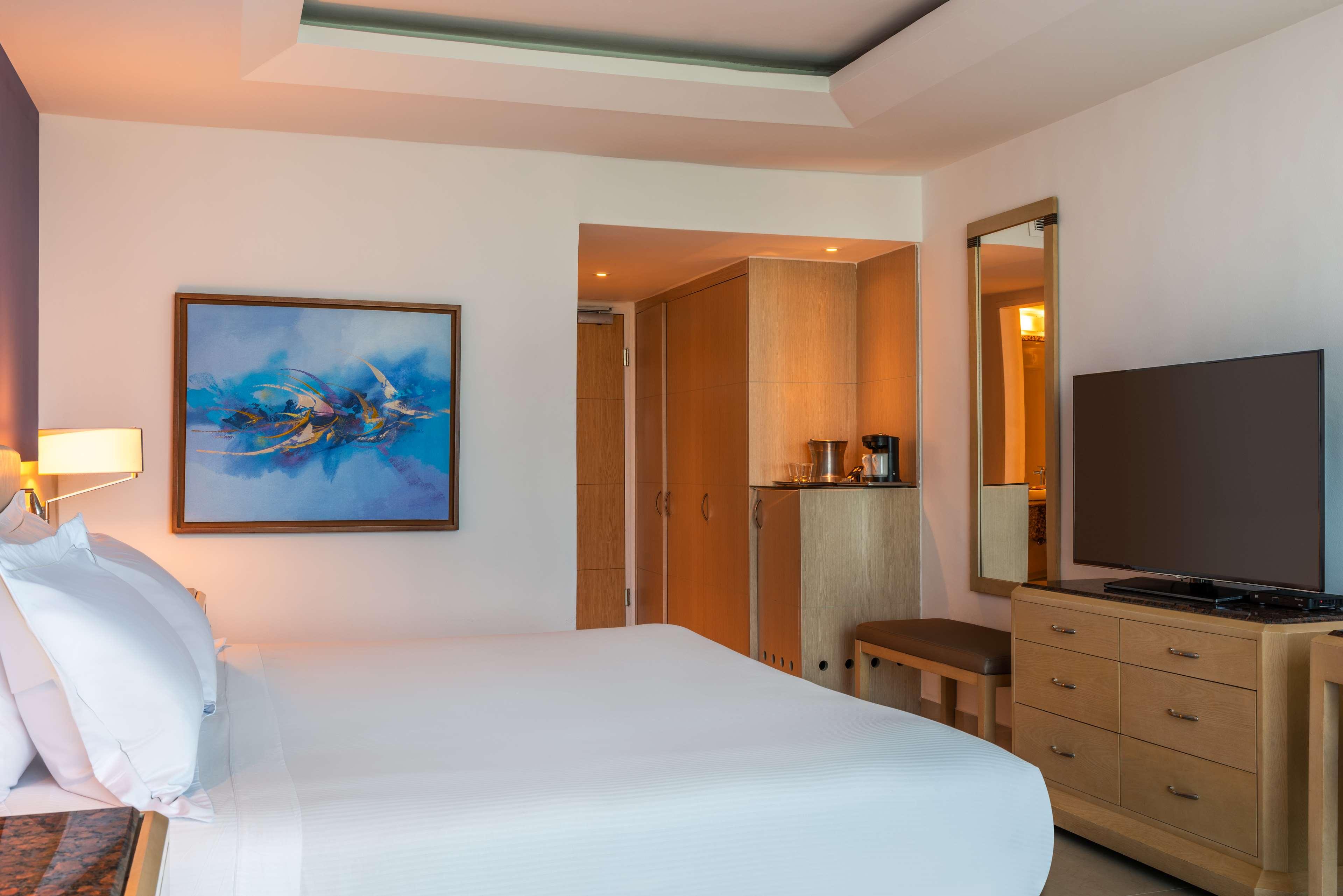 Double Accessible with Views