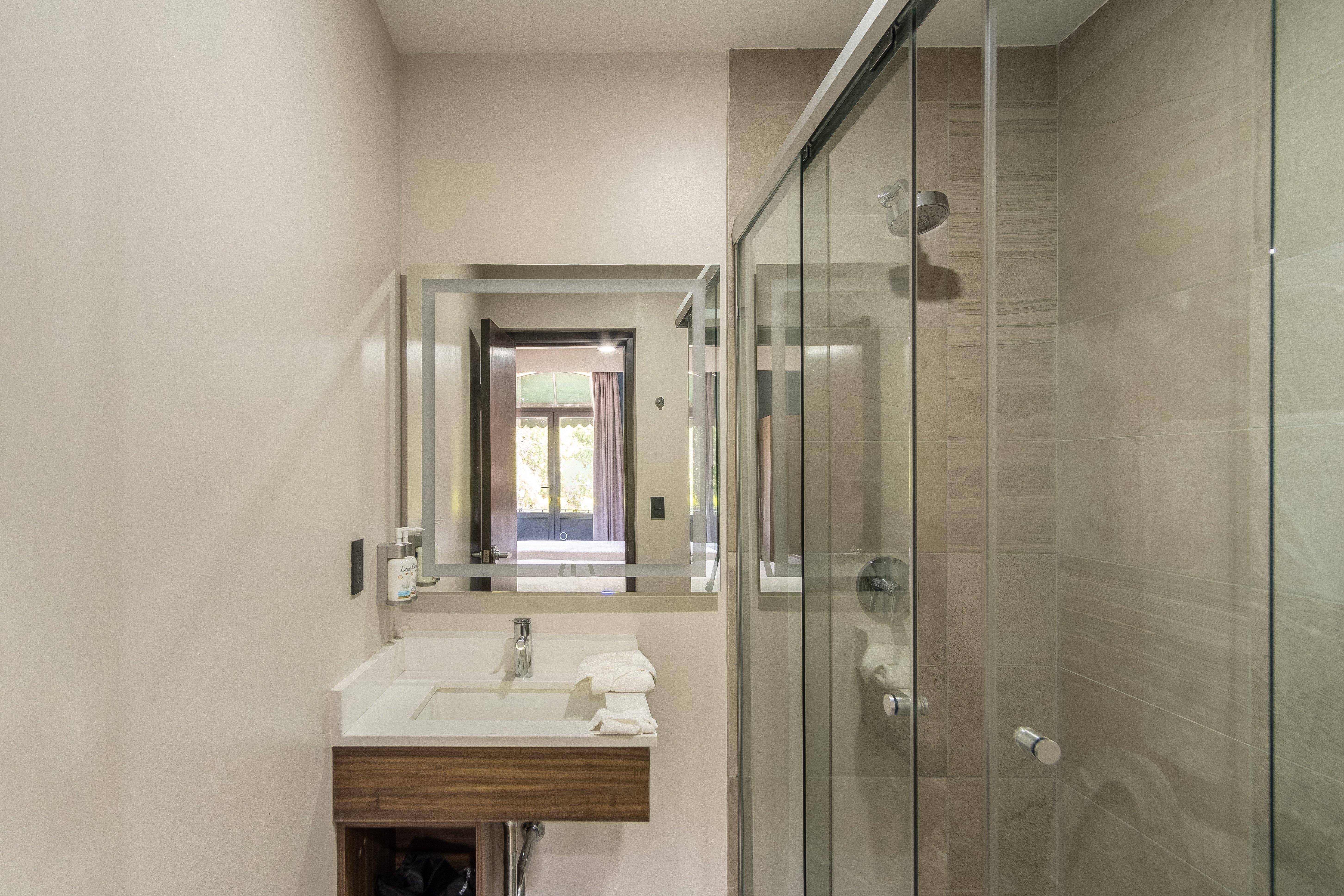 Double City View Queen Bed