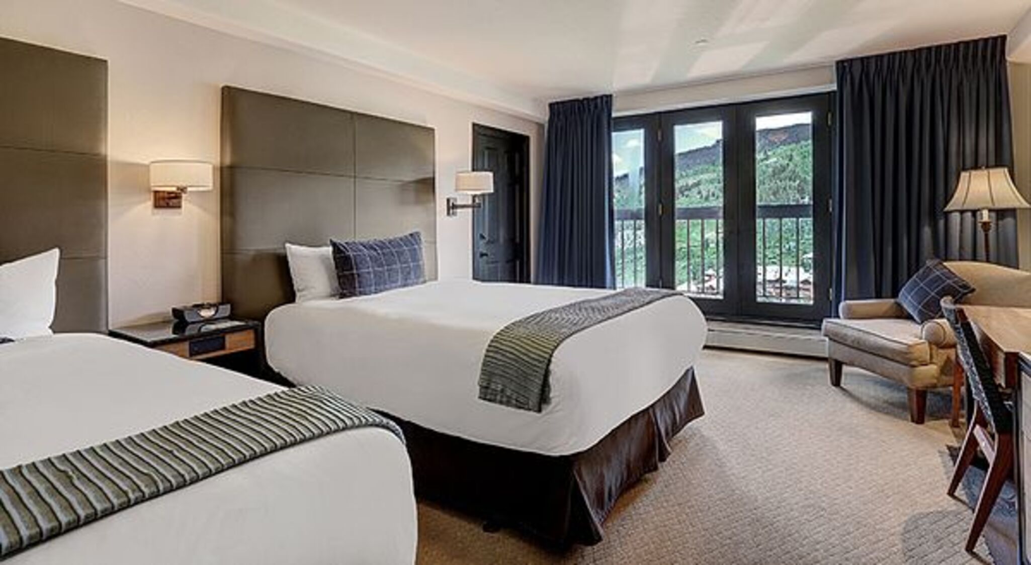 Double Superior Queen Bed