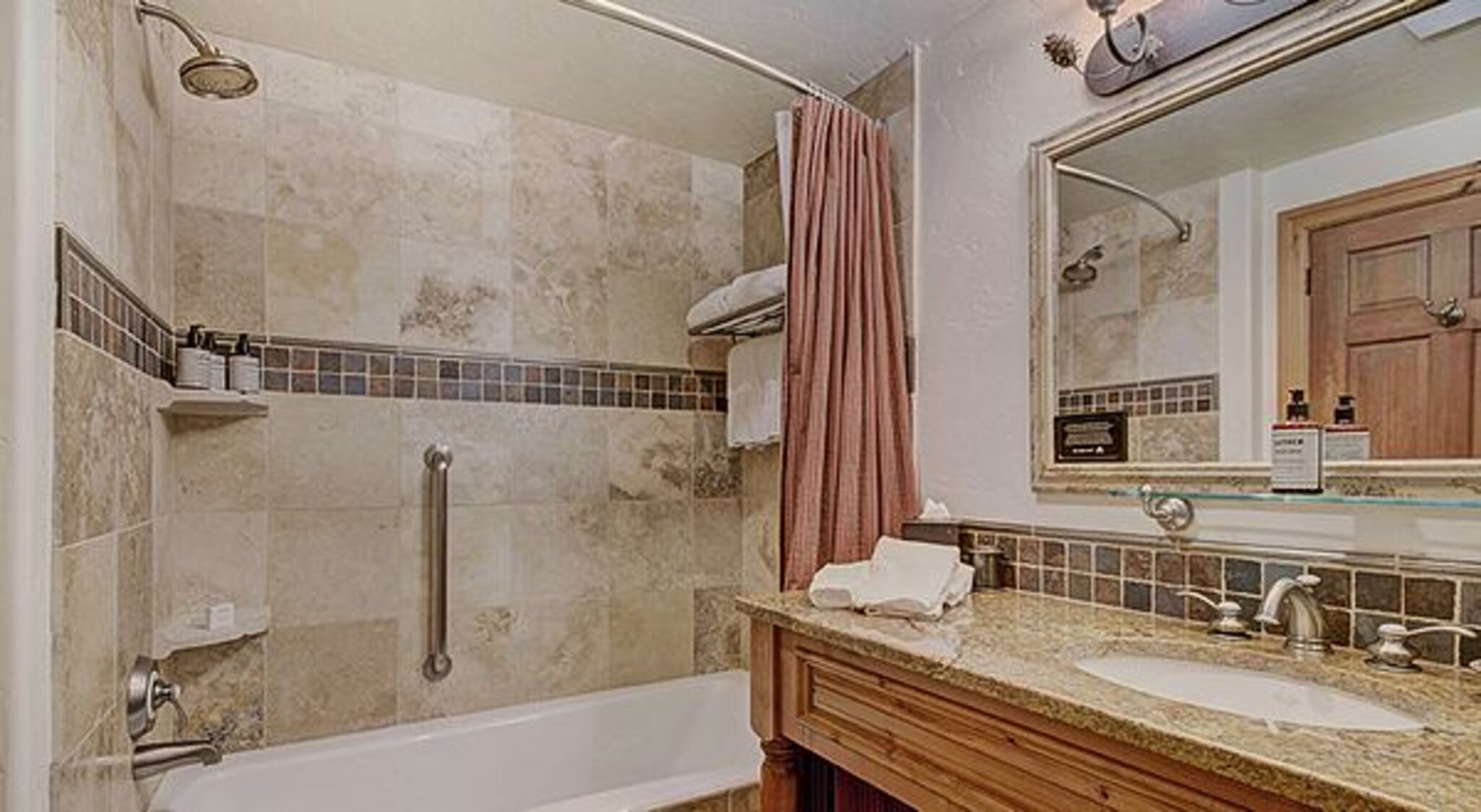 Double Deluxe King Bed