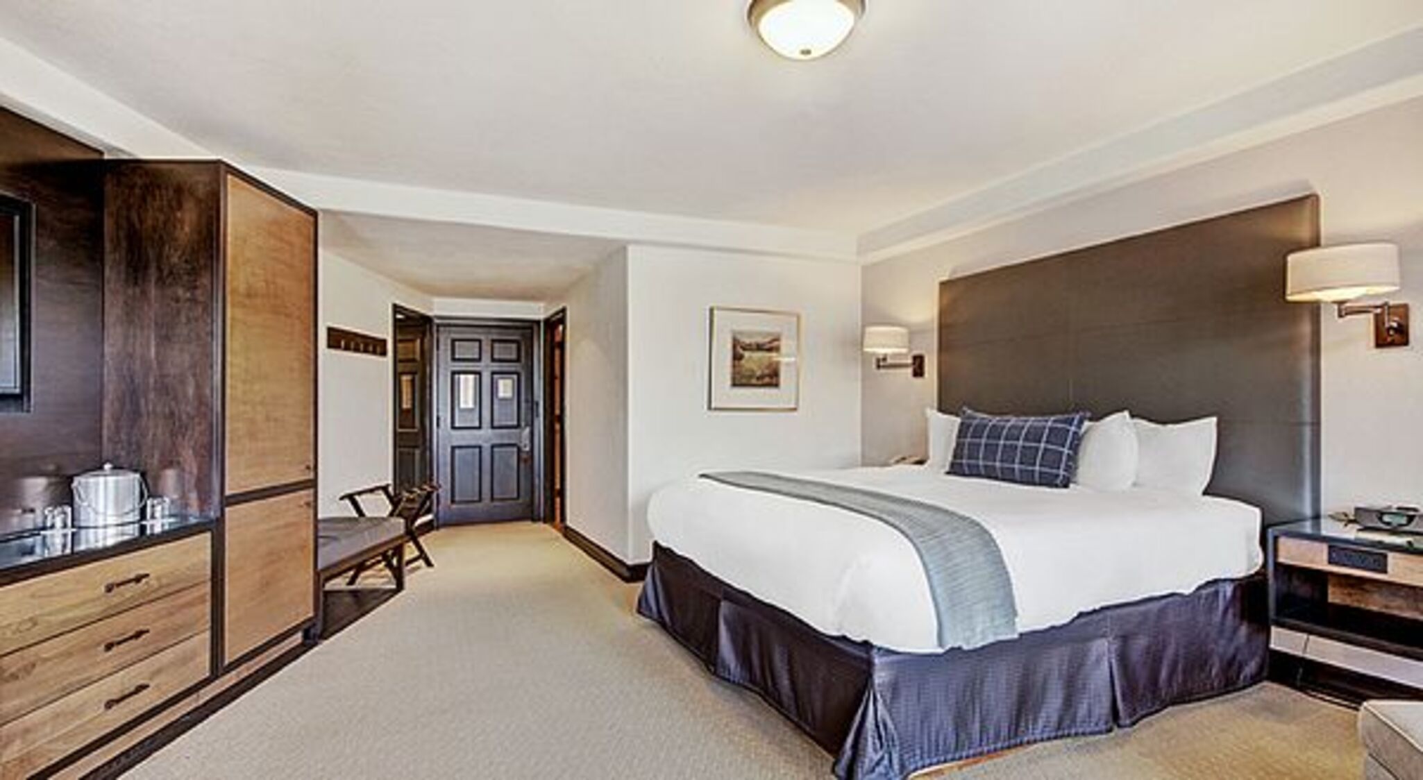 Double Deluxe King Bed