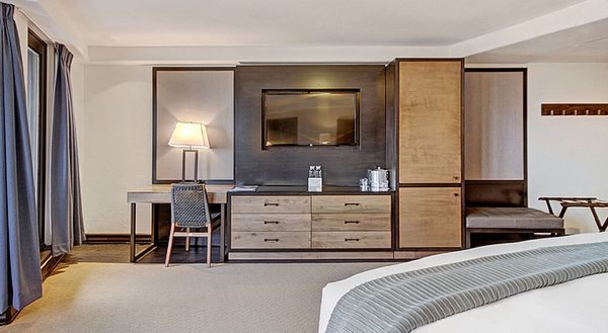 Double Deluxe King Bed