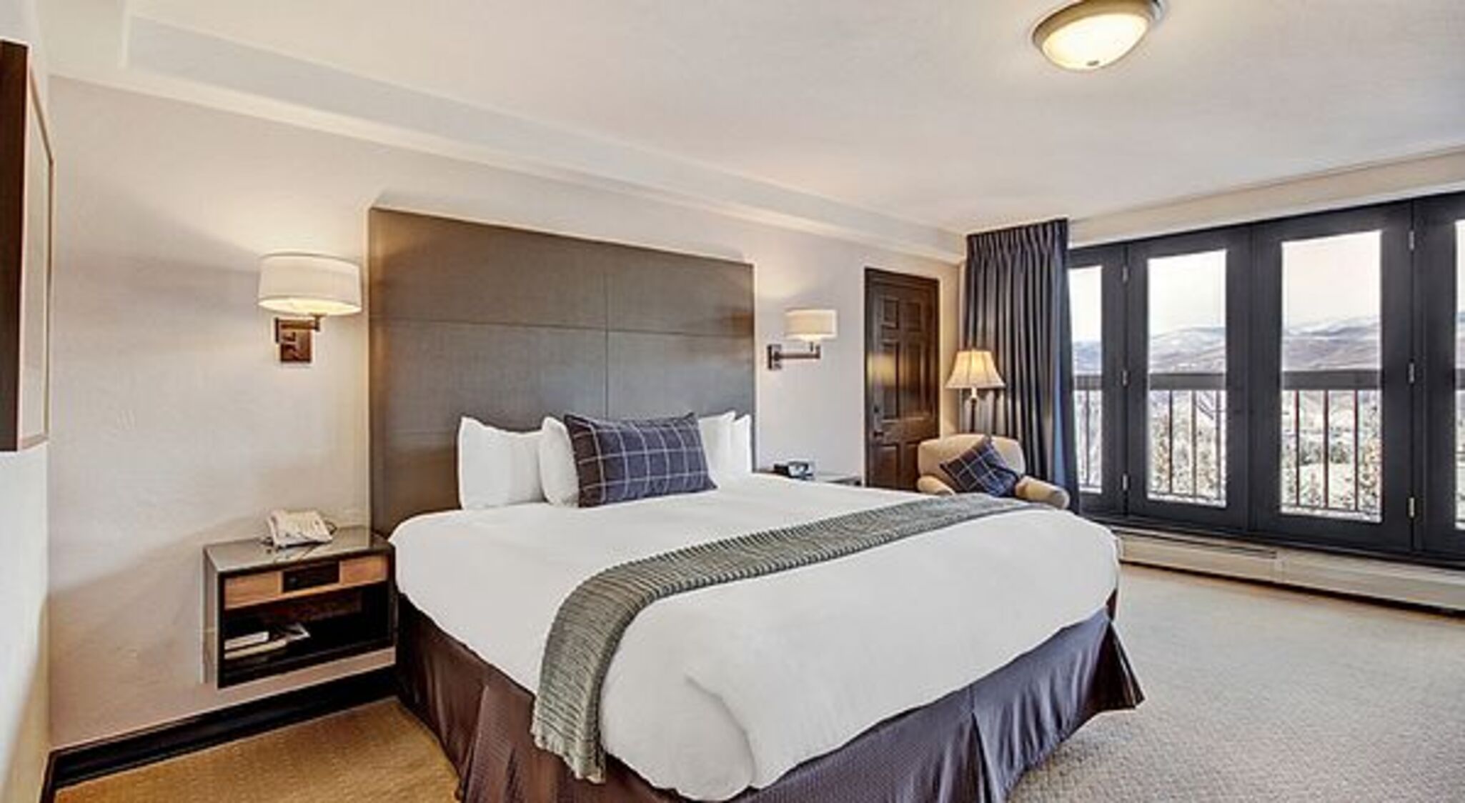 Double Deluxe King Bed